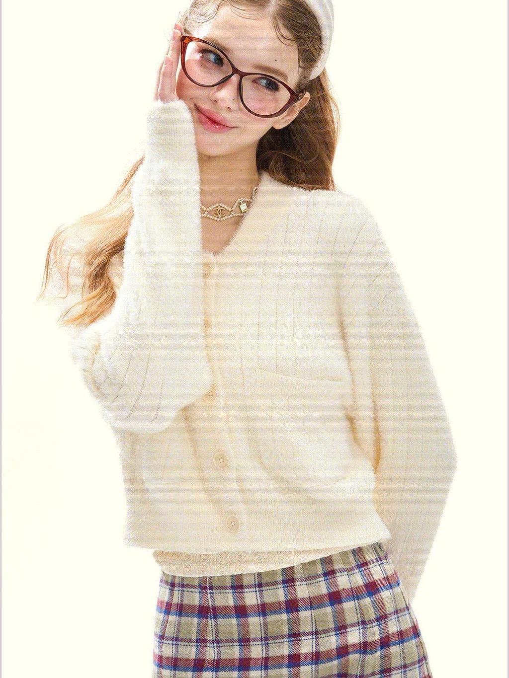 Girly Fancy Club Cream Soft Button V-neck Short Knitted Women's Nylon Blend Cardigans