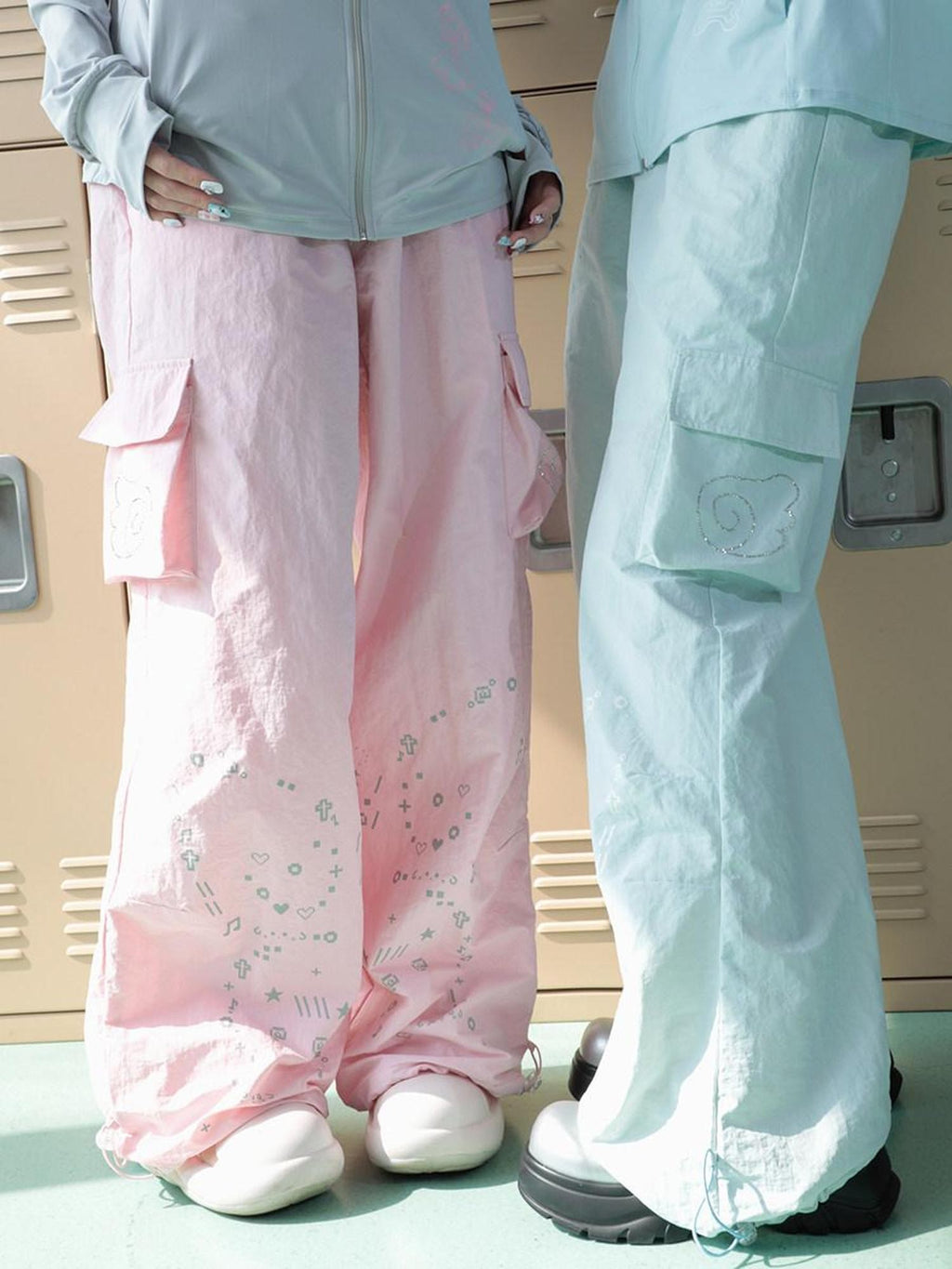 Hashtag DDD Light Pink Butterfly Hotfix Rhinestone Pocket Cargo Women's Nylon Wide-leg Pants