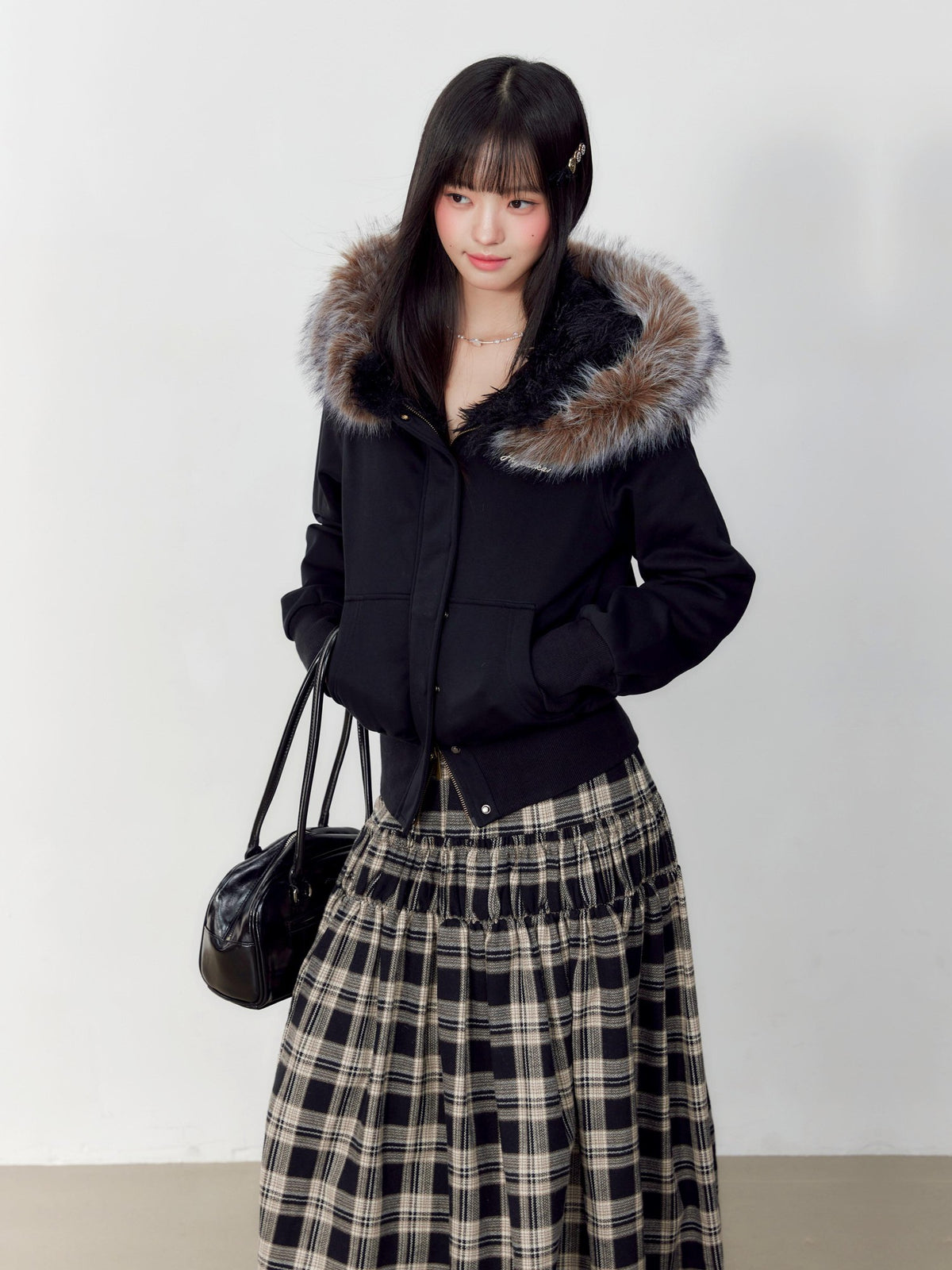 Hypoekai Black Faux Fur Hooded Slim Fit Long Sleeve Women's Puffer Jackets