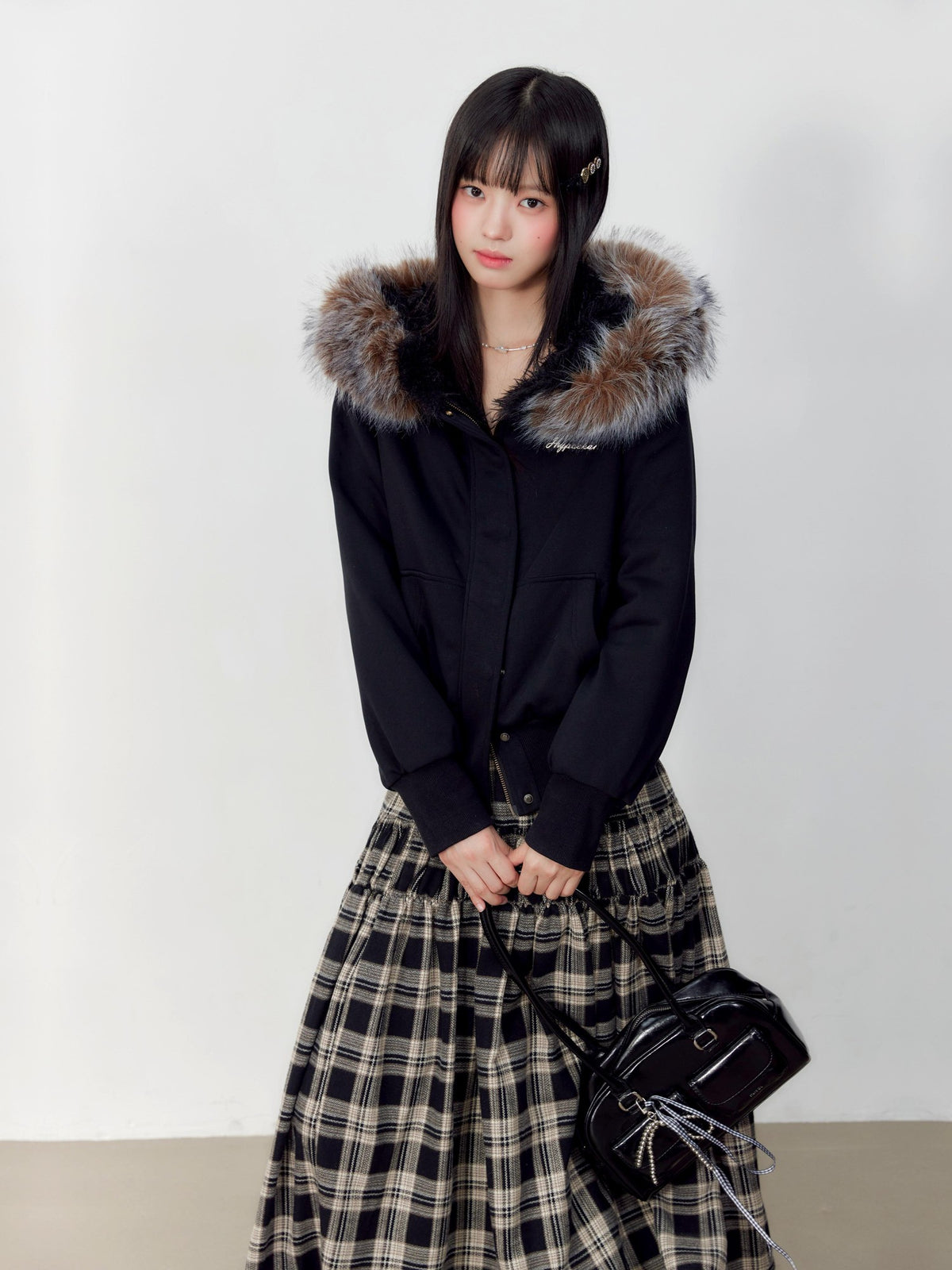 Hypoekai Black Faux Fur Hooded Slim Fit Long Sleeve Women's Puffer Jackets