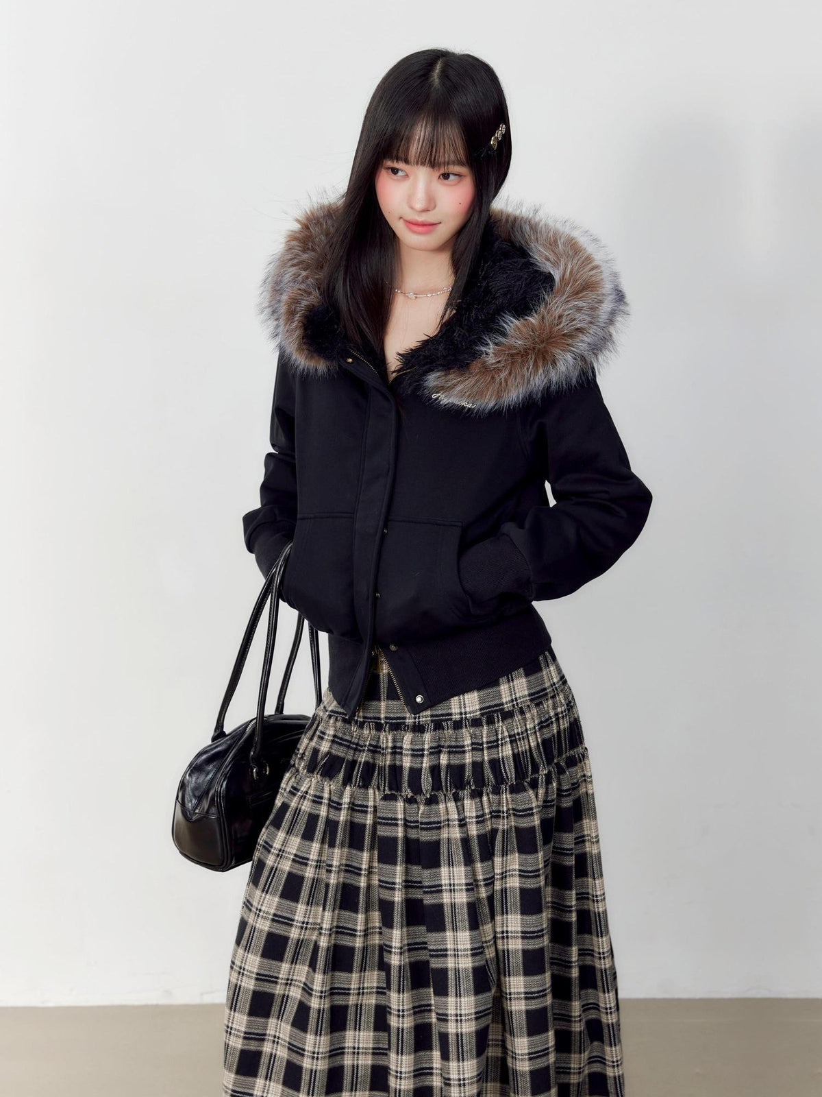 Hypoekai Black Faux Fur Hooded Slim Fit Long Sleeve Women's Puffer Jackets
