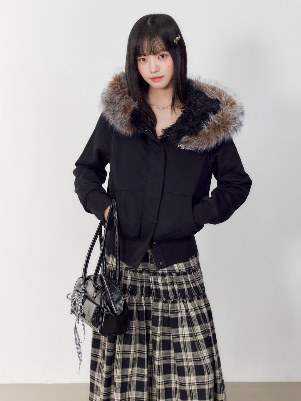 Hypoekai Black Faux Fur Hooded Slim Fit Long Sleeve Women's Puffer Jackets