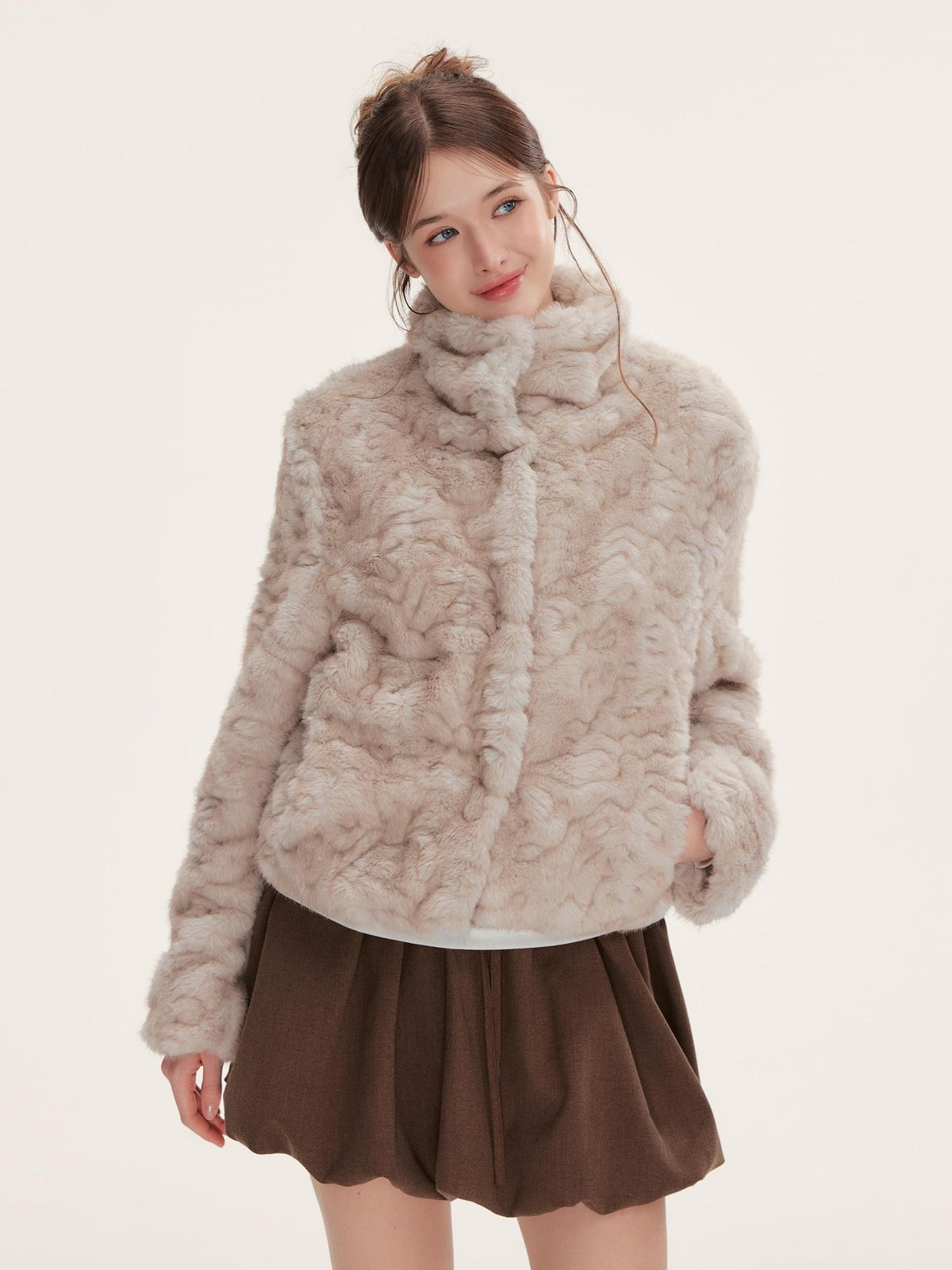 Hypoekai Cropped Stand Collar Hidden Button Straight Hem Women's Polyester Faux Fur Coats