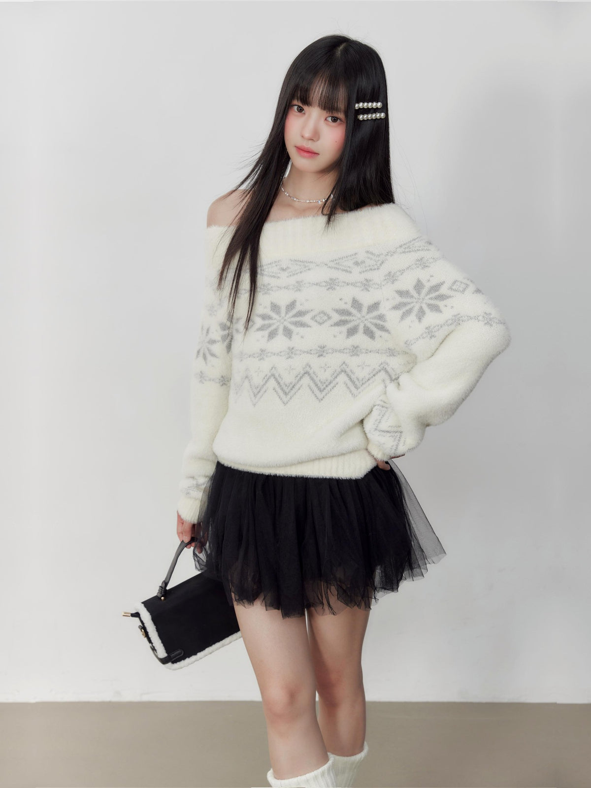 Hypoekai Fair Isle Loose Fit Women's Off-shoulder Sweaters