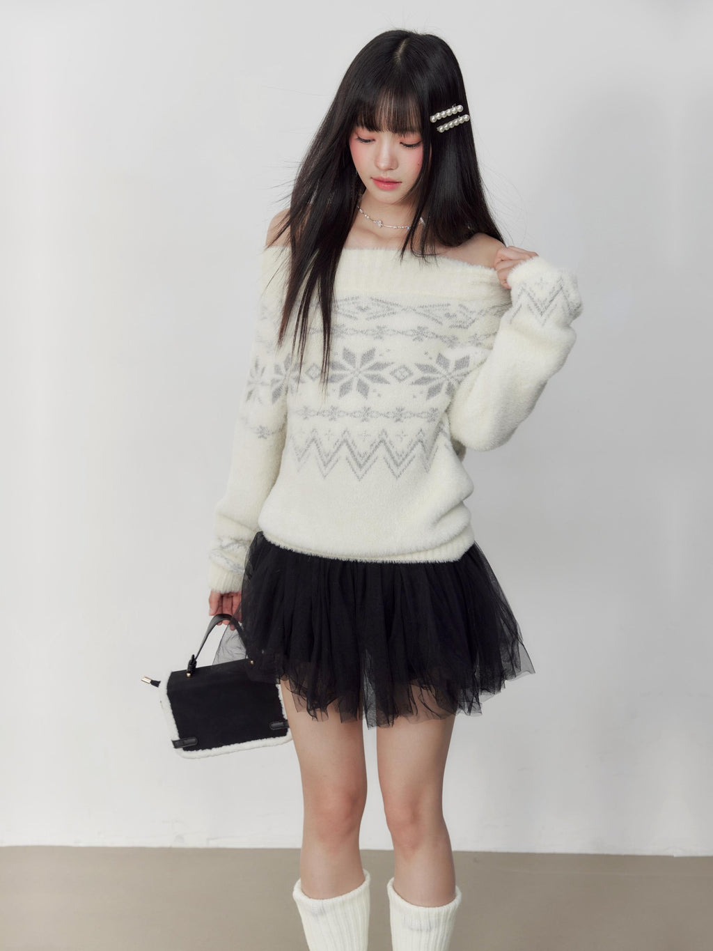 Hypoekai Fair Isle Loose Fit Women's Off-shoulder Sweaters