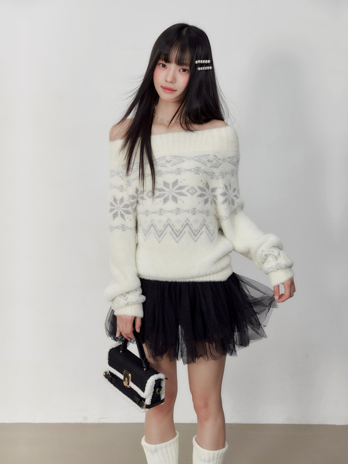 Hypoekai Fair Isle Loose Fit Women's Off-shoulder Sweaters