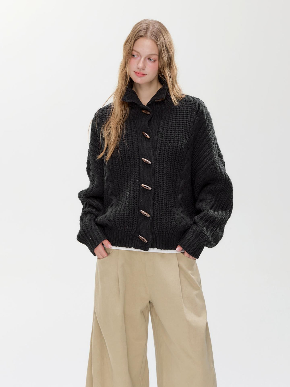 Hypoekai Loose Knit Horn Button Cotton Women's Cardigans