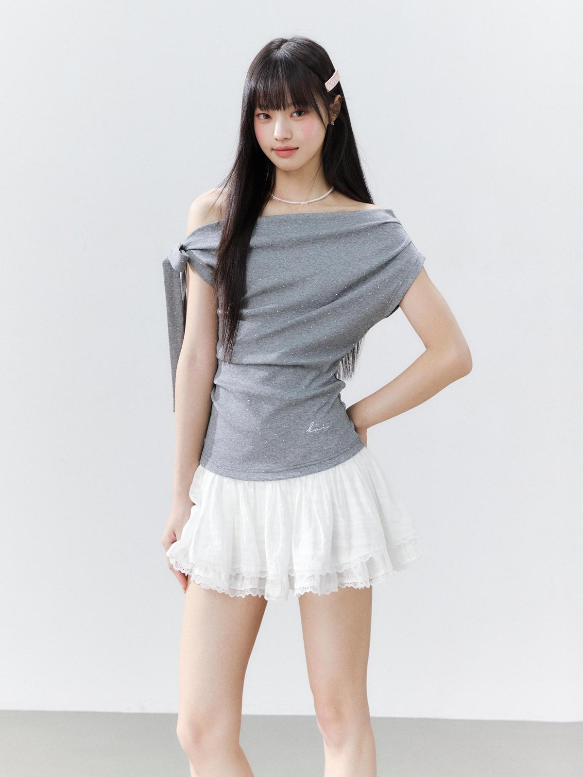Hypoekai Rhinestone Embellished Off-shoulder Ribbon Short Sleeve Women's Off-shoulder T-shirts