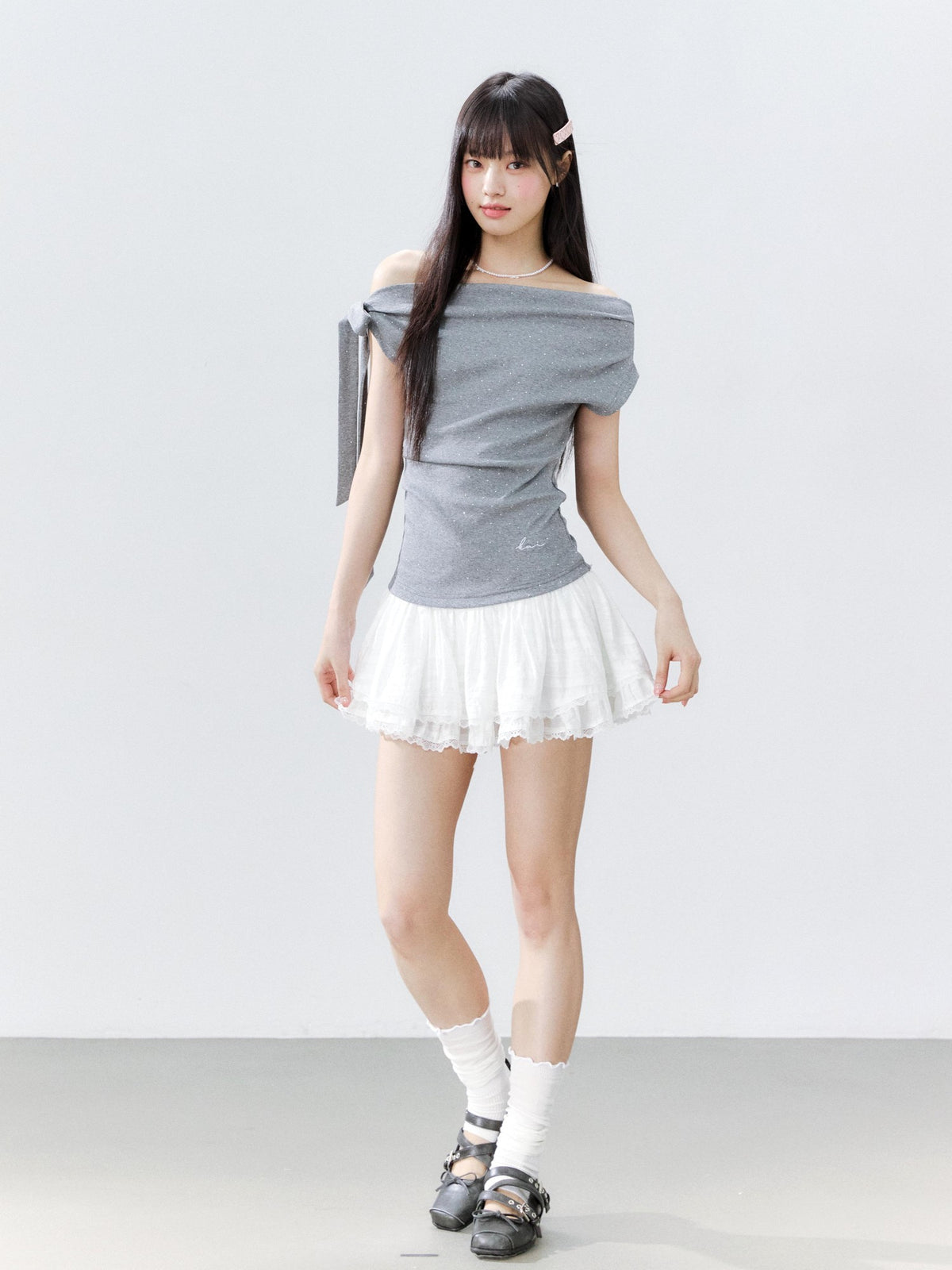 Hypoekai Rhinestone Embellished Off-shoulder Ribbon Short Sleeve Women's Off-shoulder T-shirts