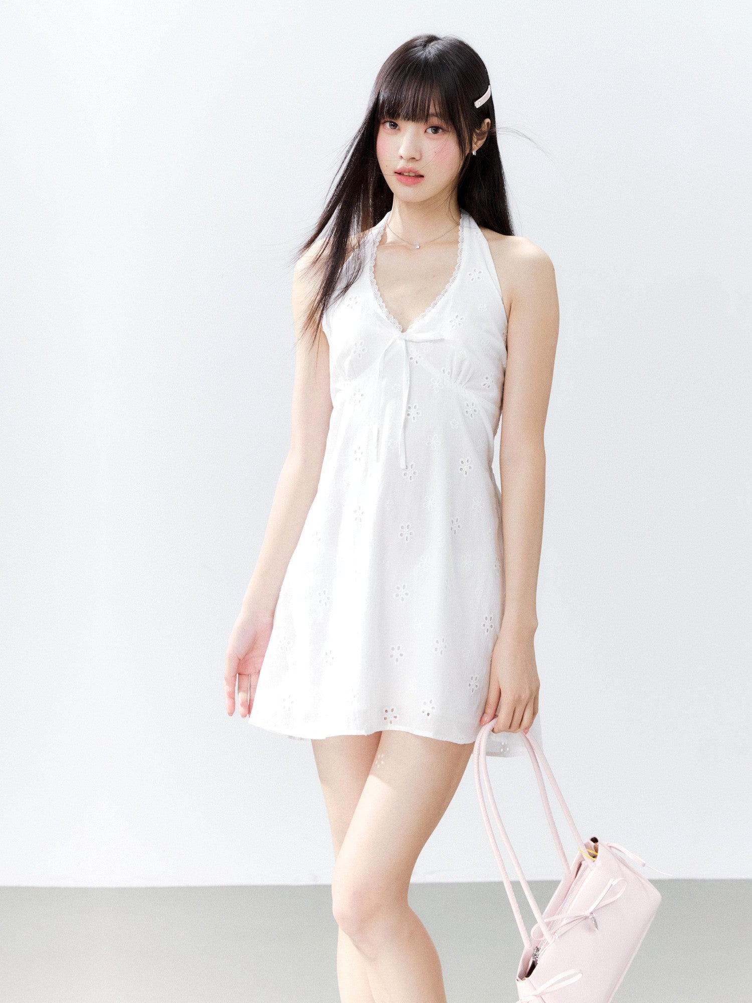 Hypoekai White Embroidered Lace Trim Casual Loose Slimming Women's Halter Mini Dresses