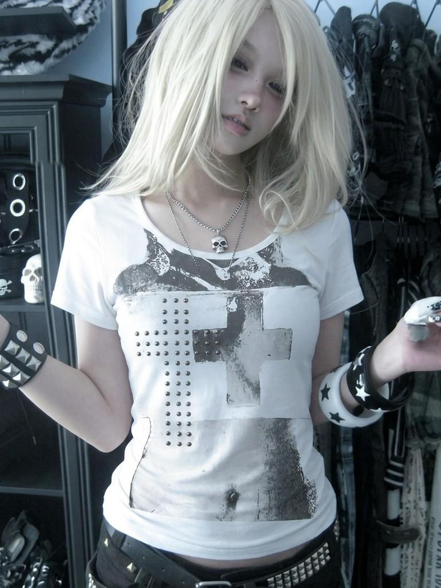 Imdelusion Studded Portrait Print Punk Slim Fit Women's Modal Cotton Short Sleeve T-shirts