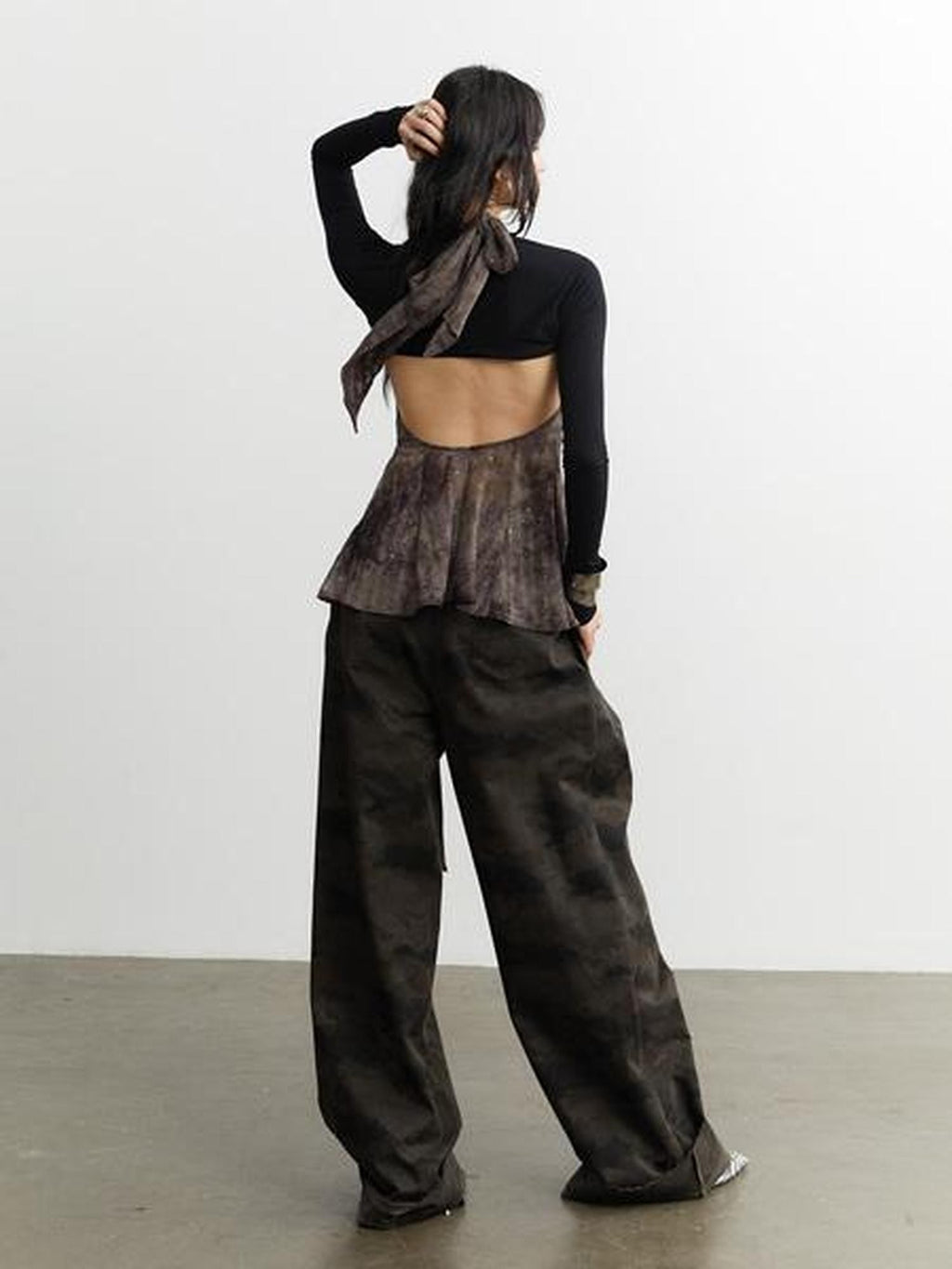 Jnylon studios Dark Witch Calla Lily Metal Buckle Asymmetrical Women's Polyester Halter Tops
