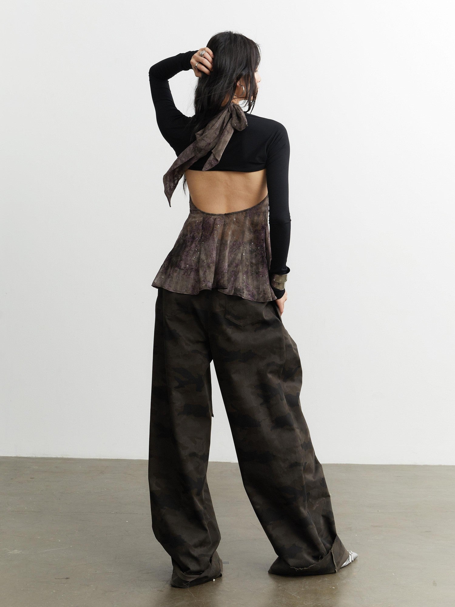 Jnylon studios Dark Witch Calla Lily Metal Buckle Asymmetrical Women's Polyester Halter Tops
