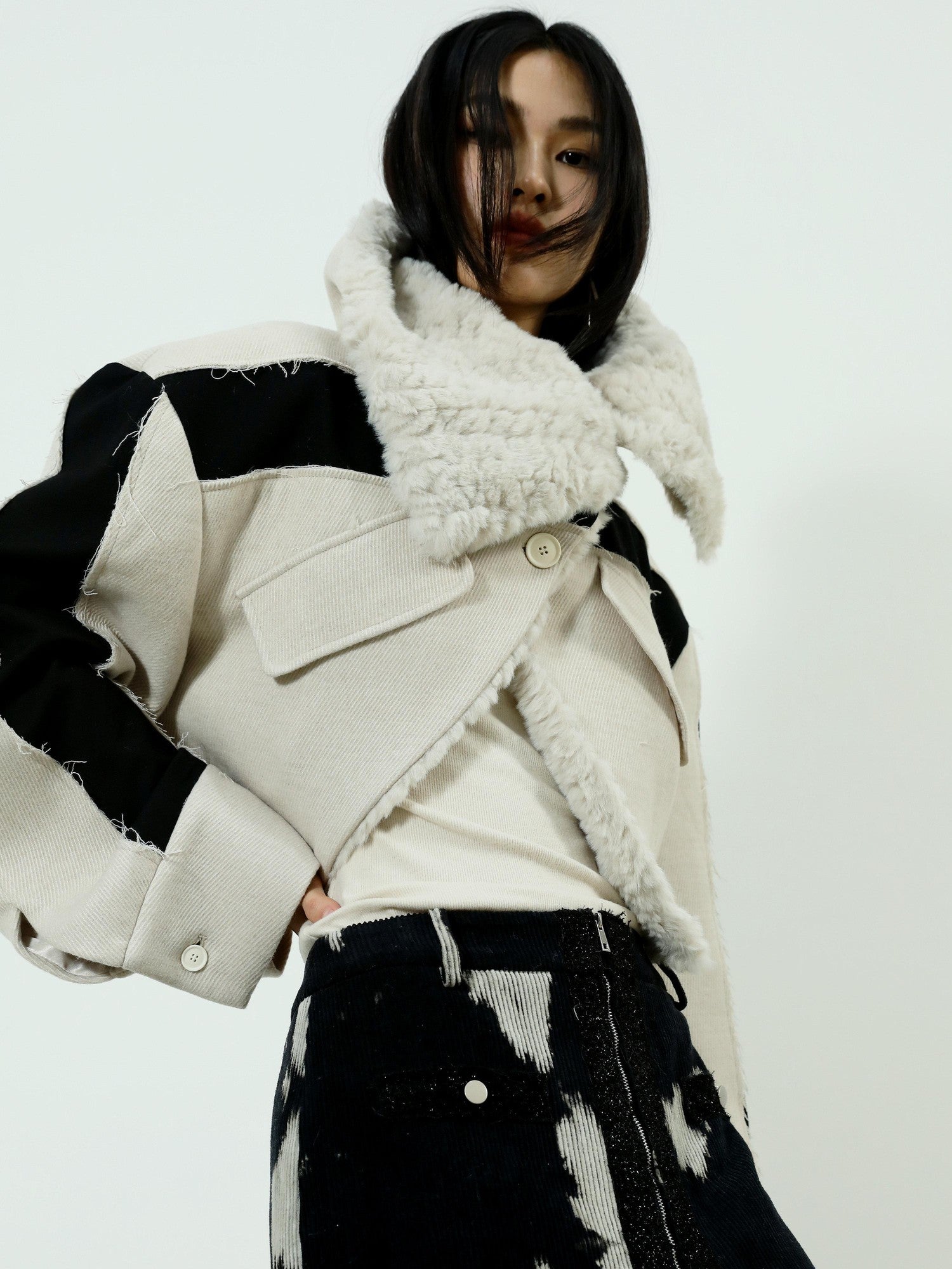 Jnylon studios Off White Colorblock Frayed Edge Patchwork Large Lapel Women's Cropped Jackets