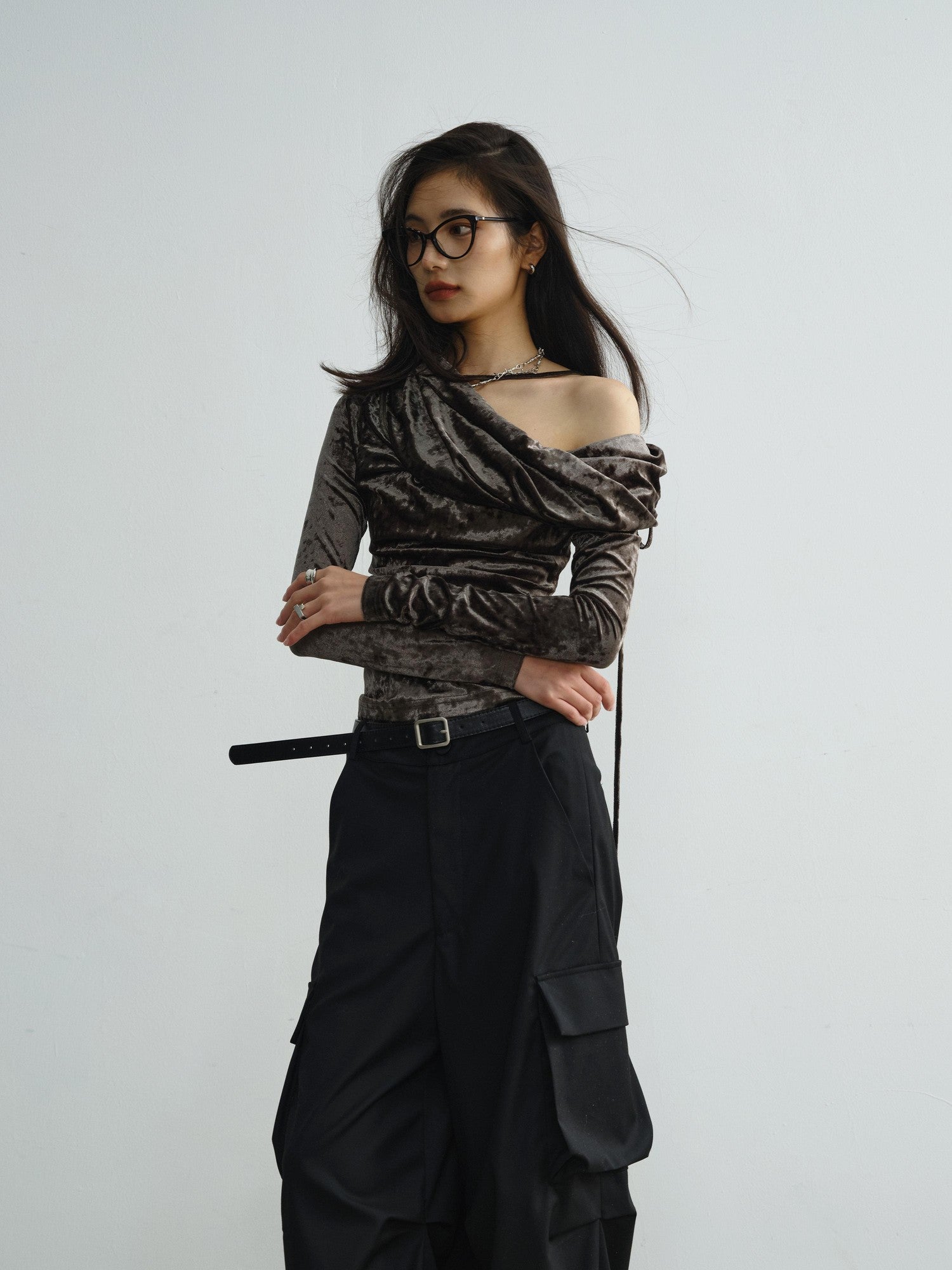 Jnylon studios Vintage Pleated Draped Off Shoulder Women's Velvet Sheen Long Sleeve T-shirts