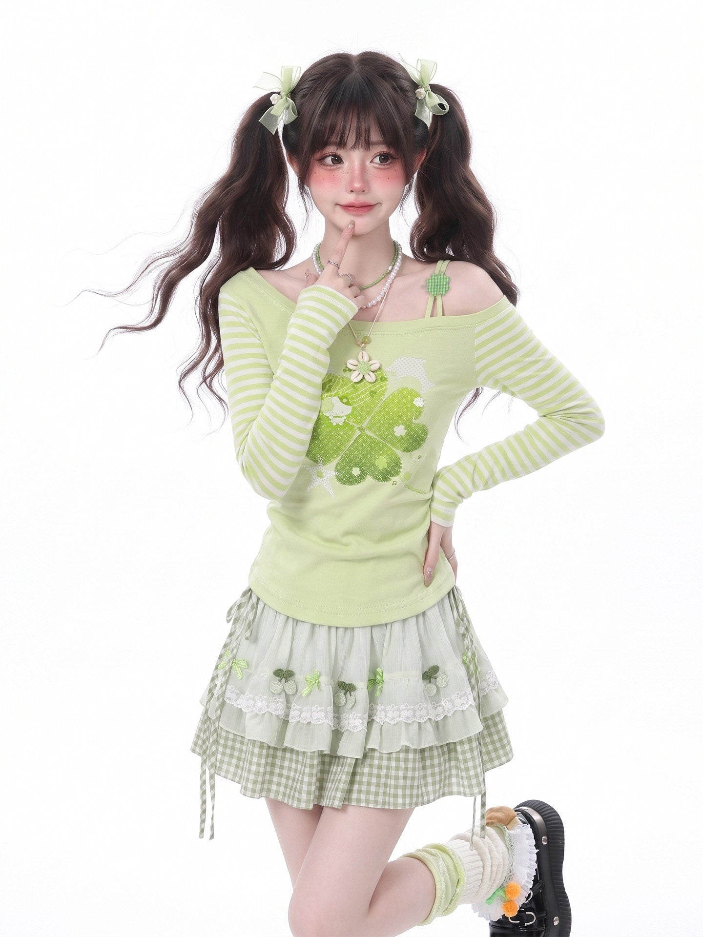 LaceBravo_Asymmetric_Shoulder_Retro_Striped_Clover_Print_Women's_Long_Sleeve_T-shirts_1069966137031_MISSTT
