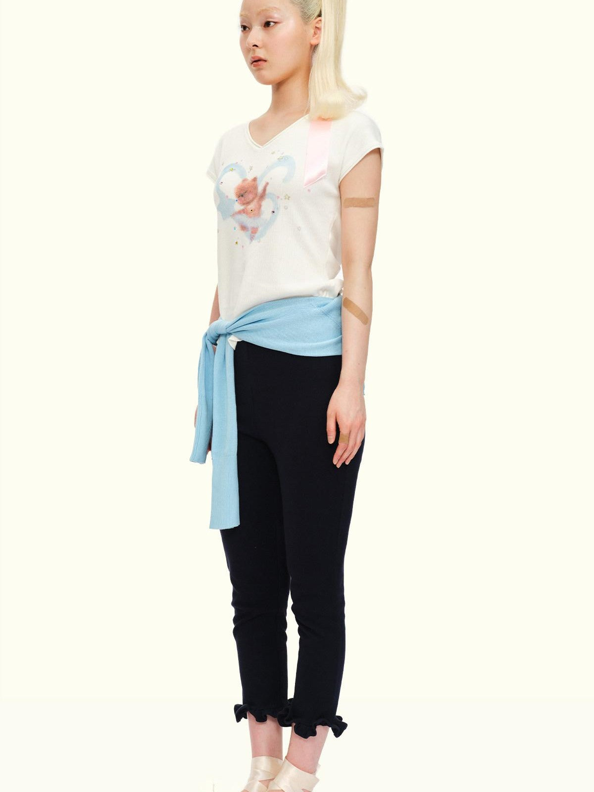 MOF White Knit Bear Heart Print V-neck Crop Waist Women's Short Sleeve T-shirts