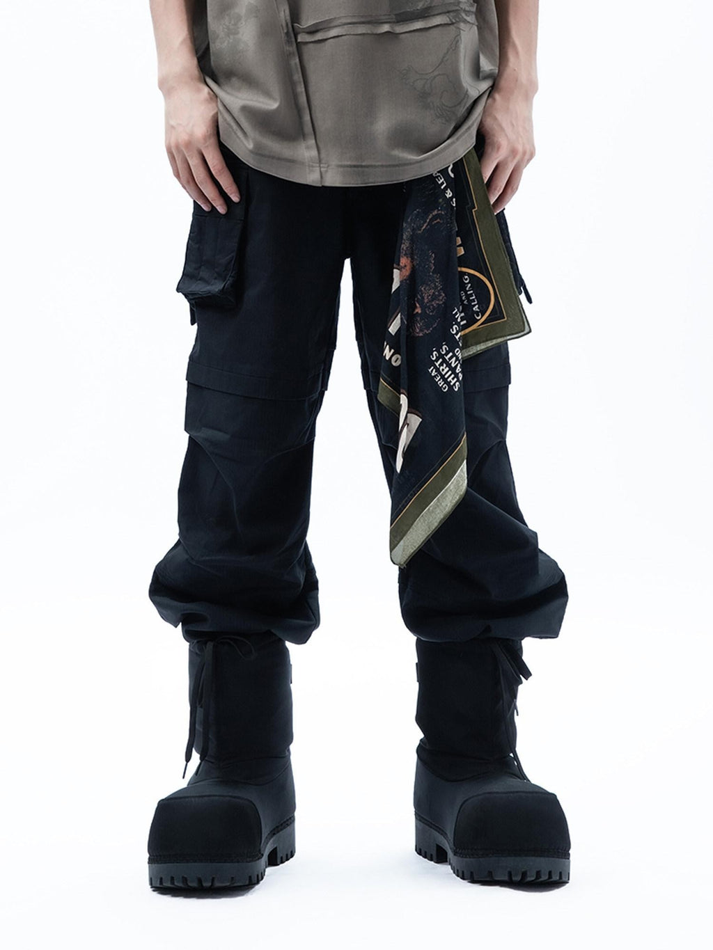 MOGONGSHE Black Edgy Cargo Relaxed Fit Street Cool Women's Wide-leg Pants