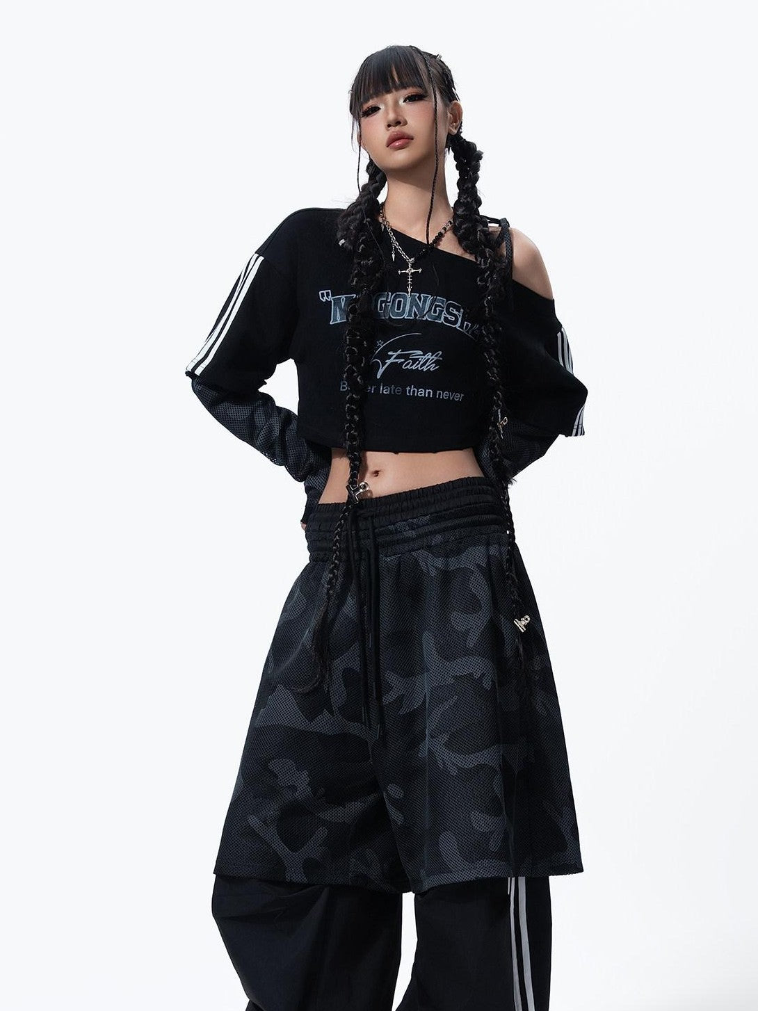 MOGONGSHE Camo Asymmetric Spliced Cropped Sporty Printed Women's Long Sleeve T-shirts