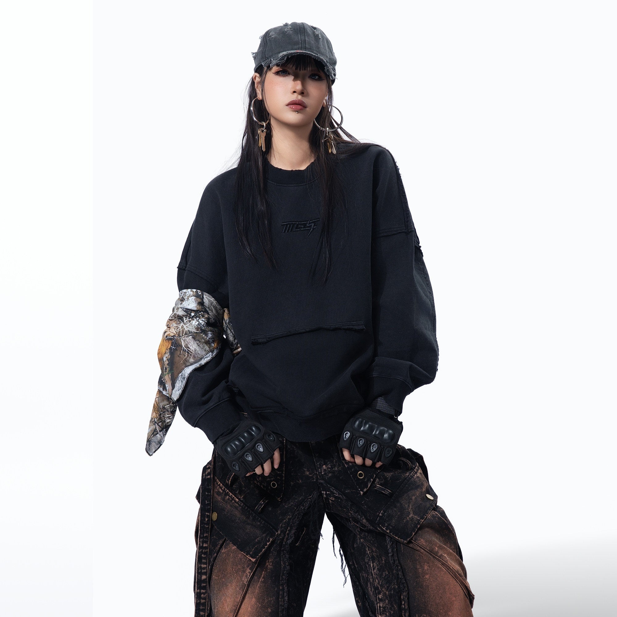 MOGONGSHE_Edgy_Wasteland_Streetwear_Women's_Heavyweight_Long_Sleeve_T-shirts_1061943161771_MISSTT