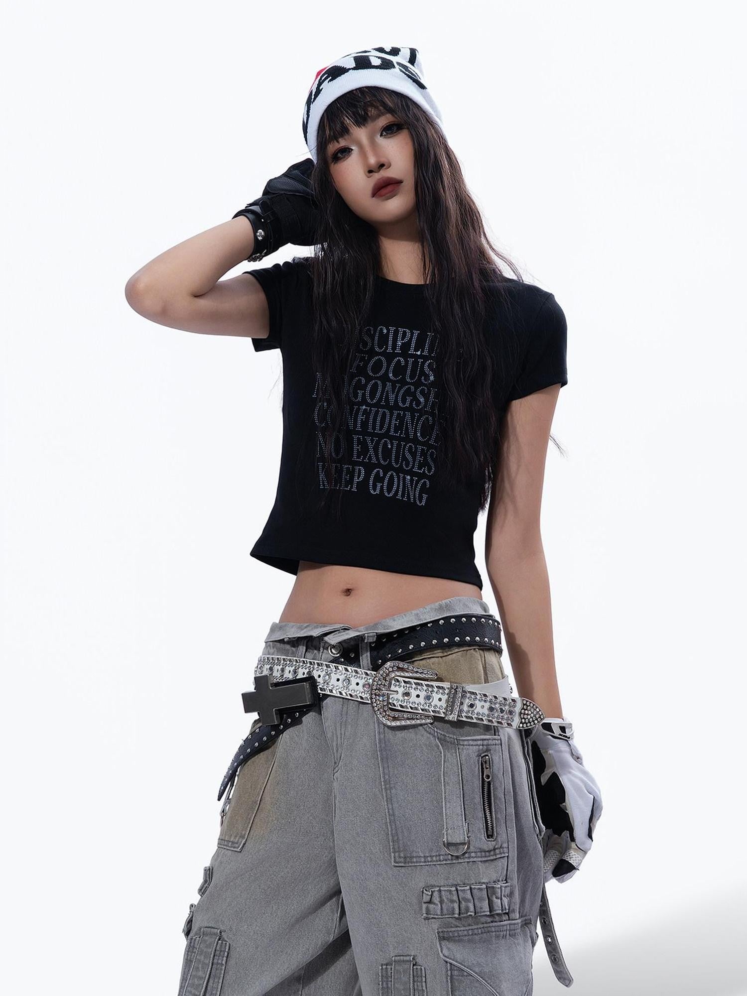 MOGONGSHE Retro Asian Letter Print Alternative Slim Fit Half Sleeve Women's Crop Tops