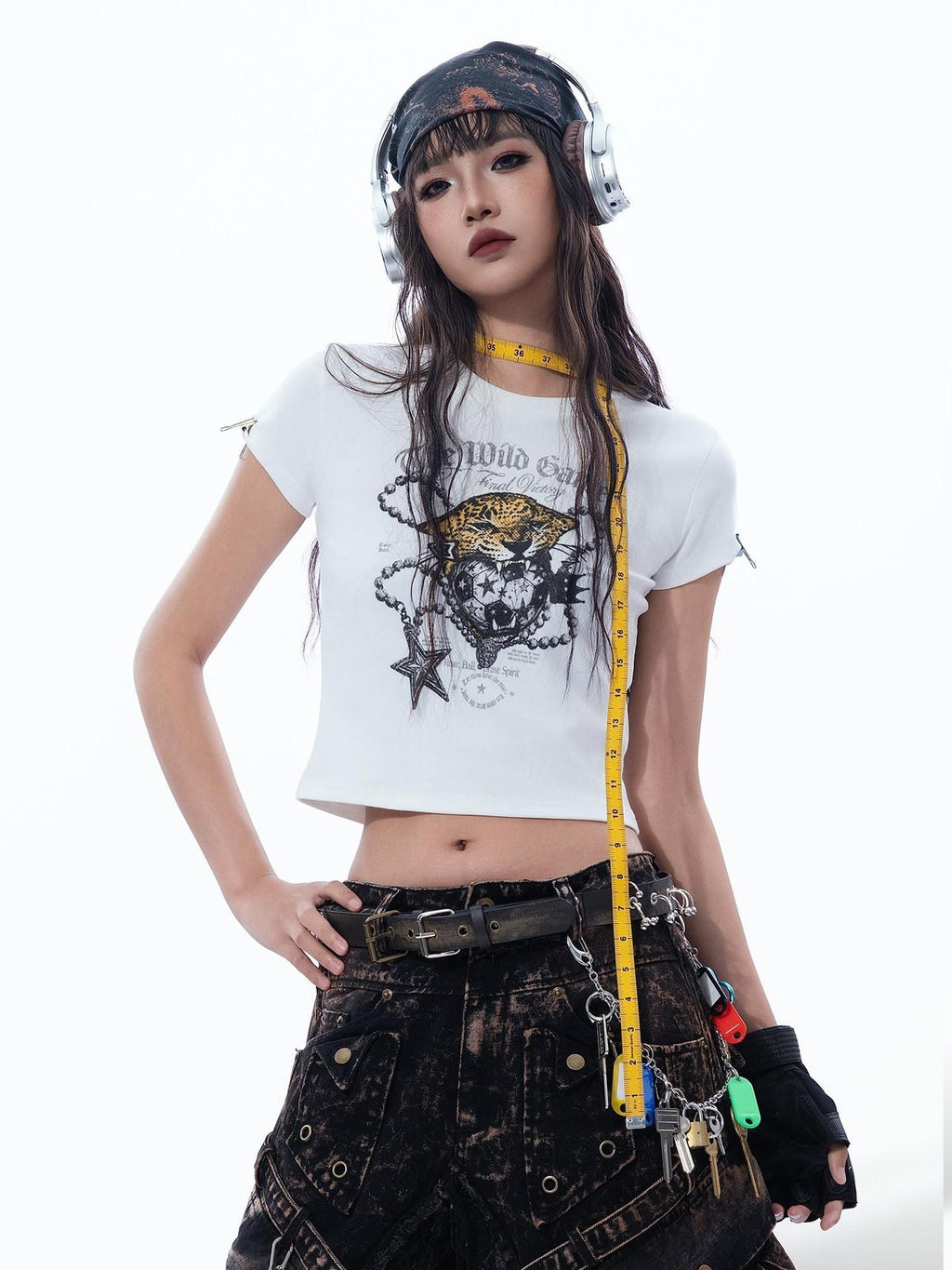 MOGONGSHE Sweet Cool Chain And Gold Leopard Holding Ball Print Women's Crop Tops