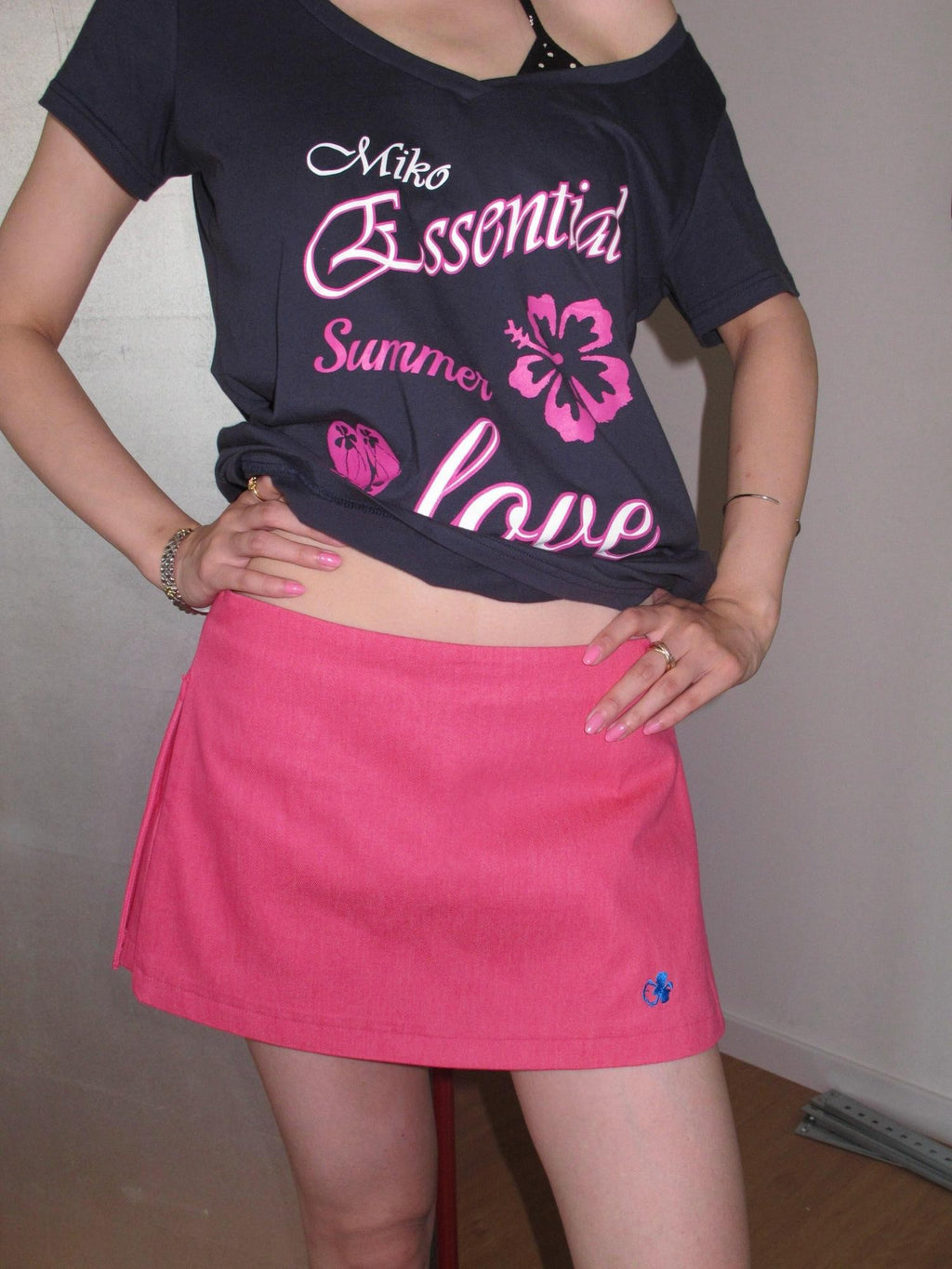 Miko esst Colorblock Rose Red Embroidered Low Waist A Line Women's Cotton Denim Skorts