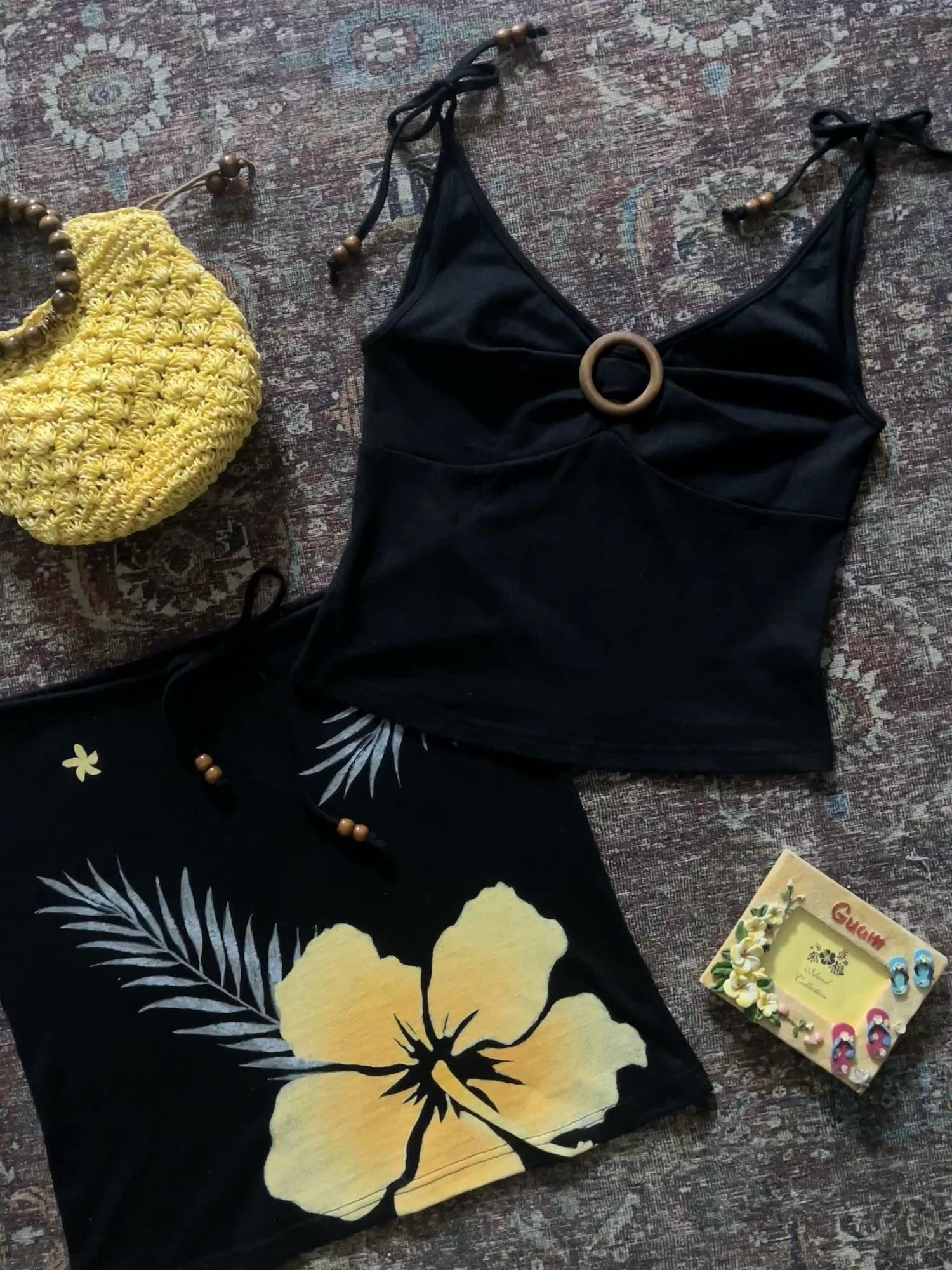 Miko esst Tropical Hibiscus Island Print Wood Button Women's Tank Tops