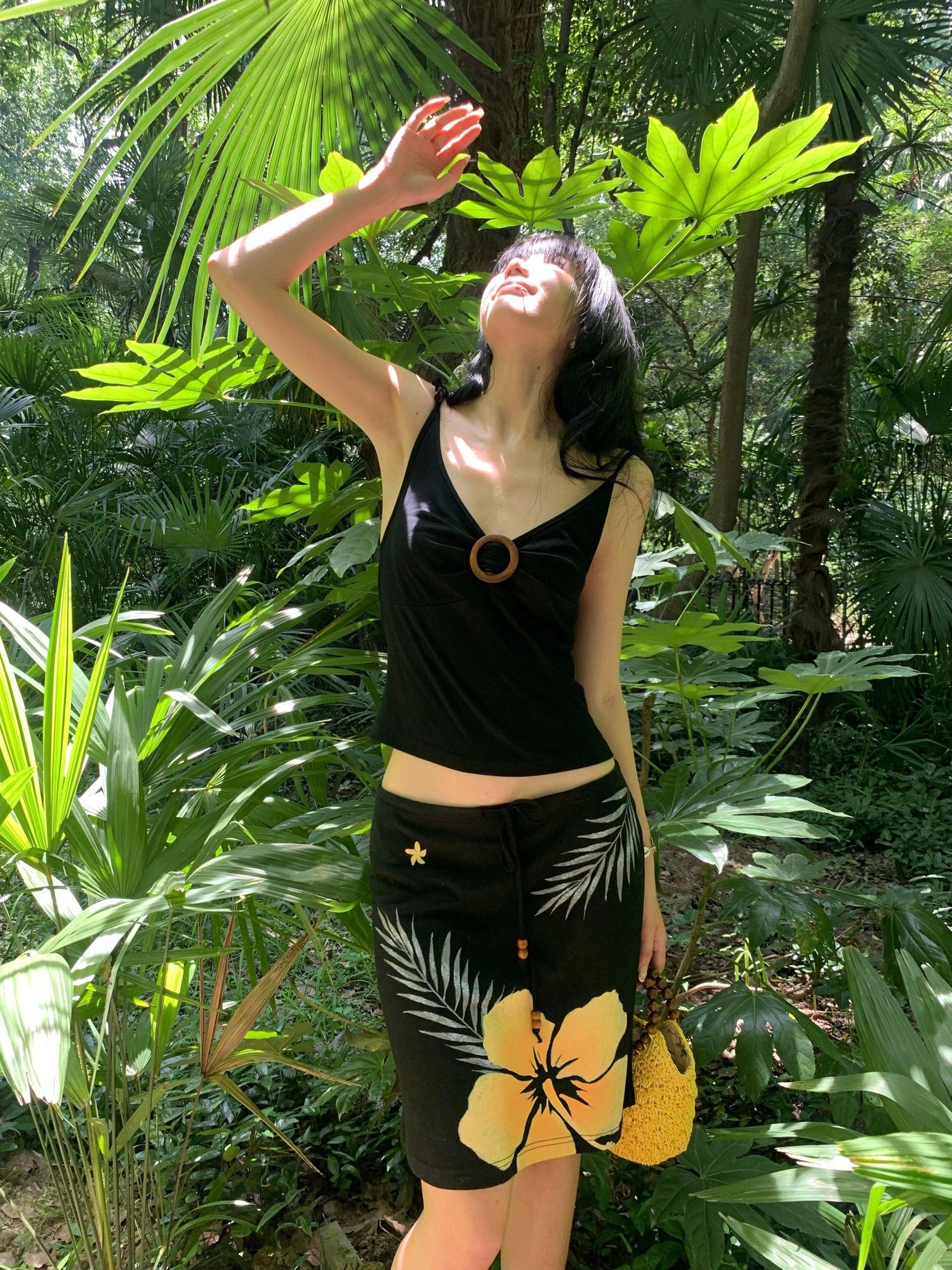 Miko esst Tropical Hibiscus Island Print Wood Button Women's Tank Tops