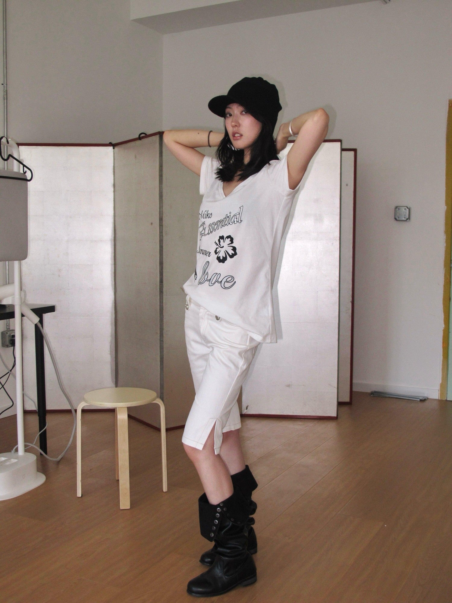 Miko esst V-neck Cross Print Slanted Shoulder Loose Women's Cotton Off-shoulder T-shirts