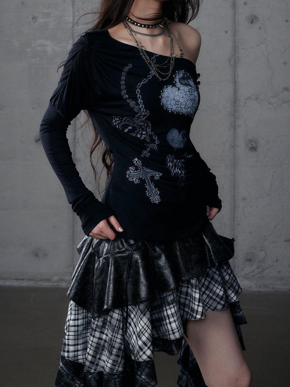 NO ROMANCE Creative Cross Print Slim Asymmetric Neck Knit Women Black Long Sleeve T-Shirts
