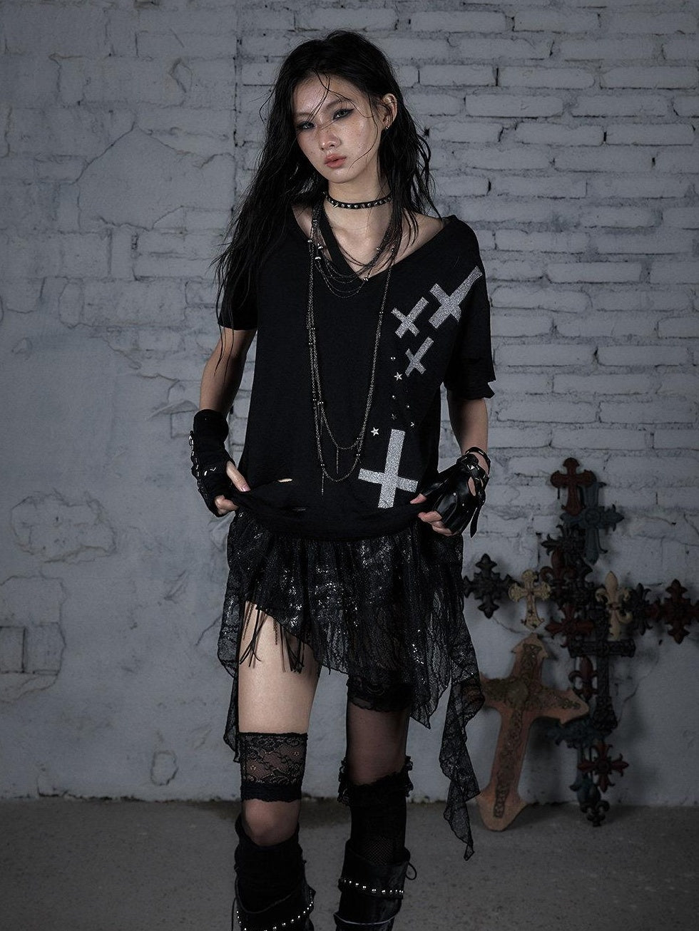 NO ROMANCE Lace Cross Print Punk Street Loose V-neck Women Black Gray Short Sleeve T-Shirts