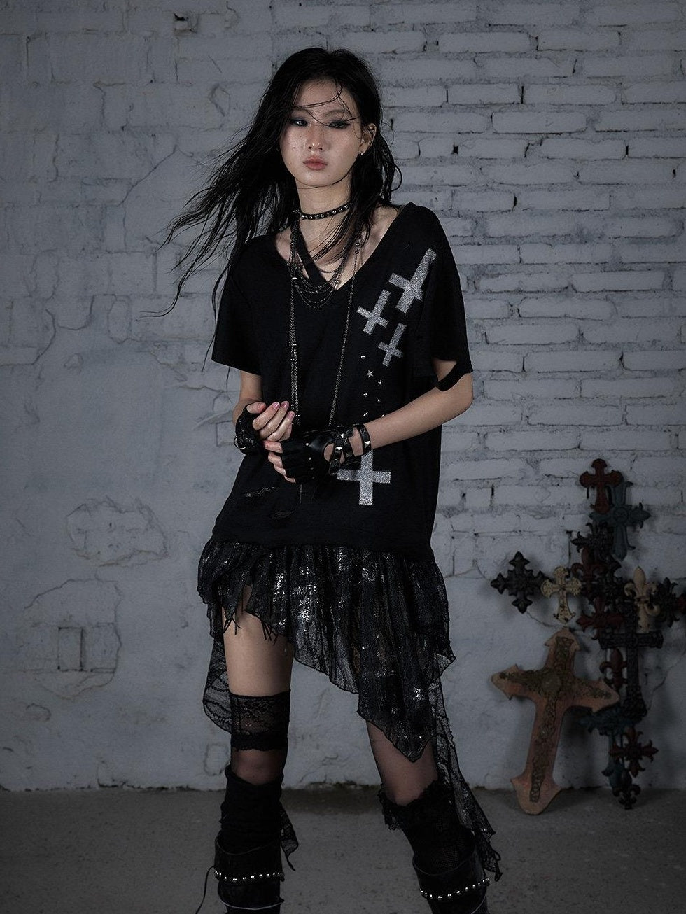 NO ROMANCE Lace Cross Print Punk Street Loose V-neck Women Black Gray Short Sleeve T-Shirts