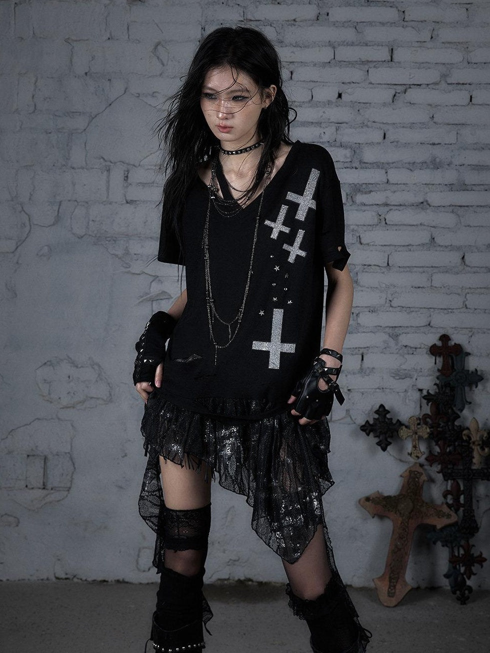 NO ROMANCE Lace Cross Print Punk Street Loose V-neck Women Black Gray Short Sleeve T-Shirts
