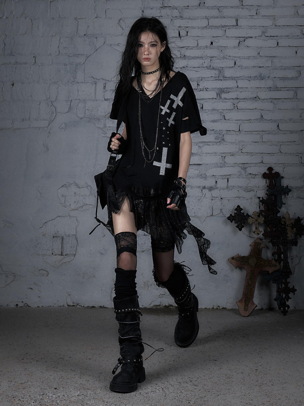 NO ROMANCE Lace Cross Print Punk Street Loose V-neck Women Black Gray Short Sleeve T-Shirts