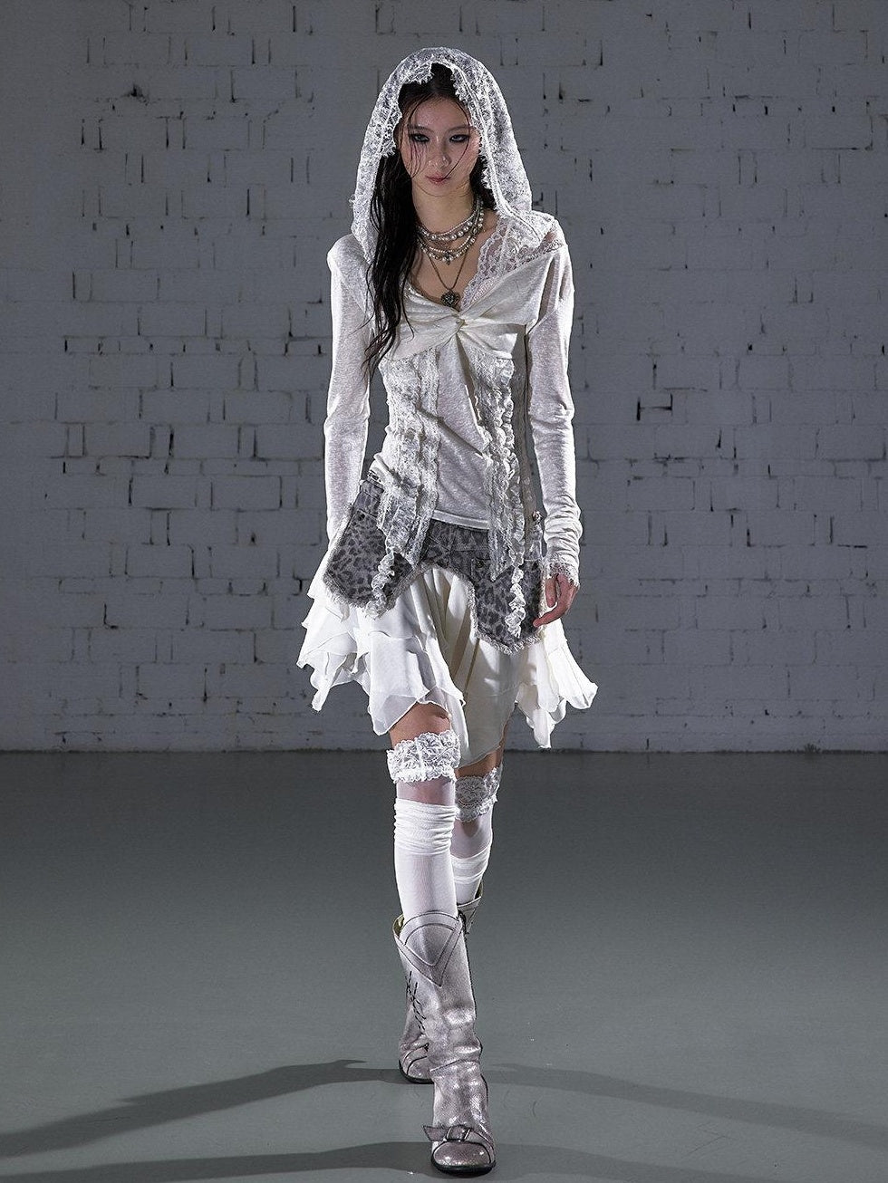 NO ROMANCE Lace Trim Hooded Punk Slim Fit Women V-neck Stretch Pullover Long Sleeve T-Shirts