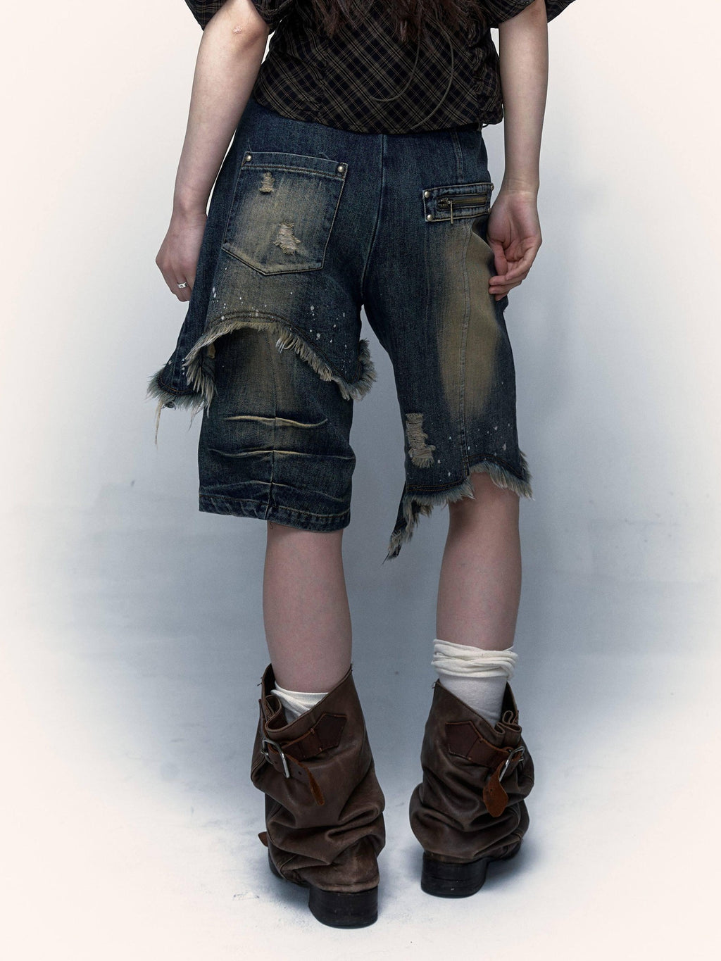 NO ROMANCE Lightweight Distressed Low Rise Relaxed Straight Women Casual Denim Shorts