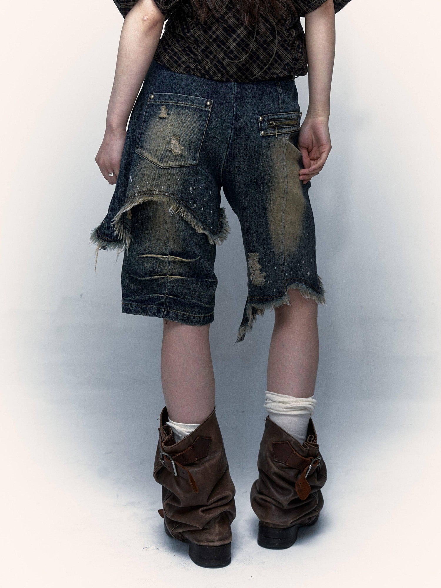 NO ROMANCE Lightweight Distressed Low Rise Relaxed Straight Women Casual Denim Shorts