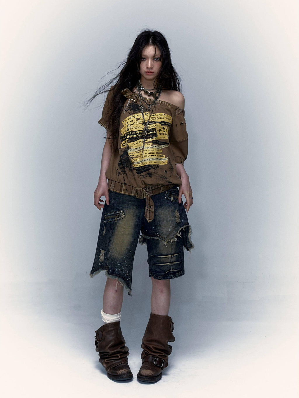 NO ROMANCE Lightweight Distressed Low Rise Relaxed Straight Women Casual Denim Shorts
