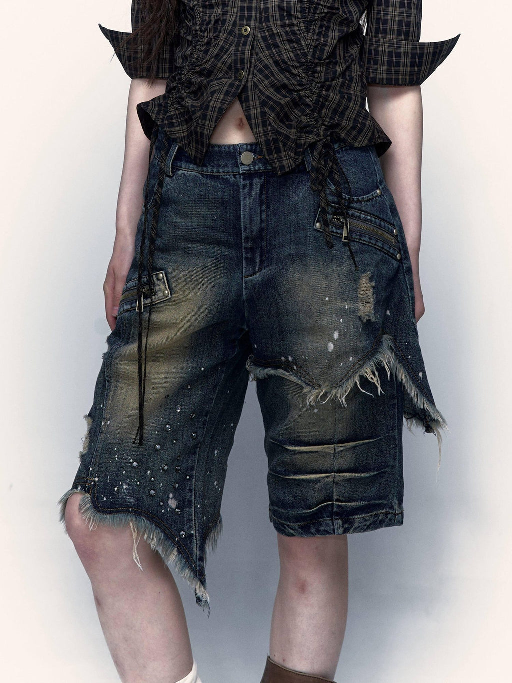NO ROMANCE Lightweight Distressed Low Rise Relaxed Straight Women Casual Denim Shorts