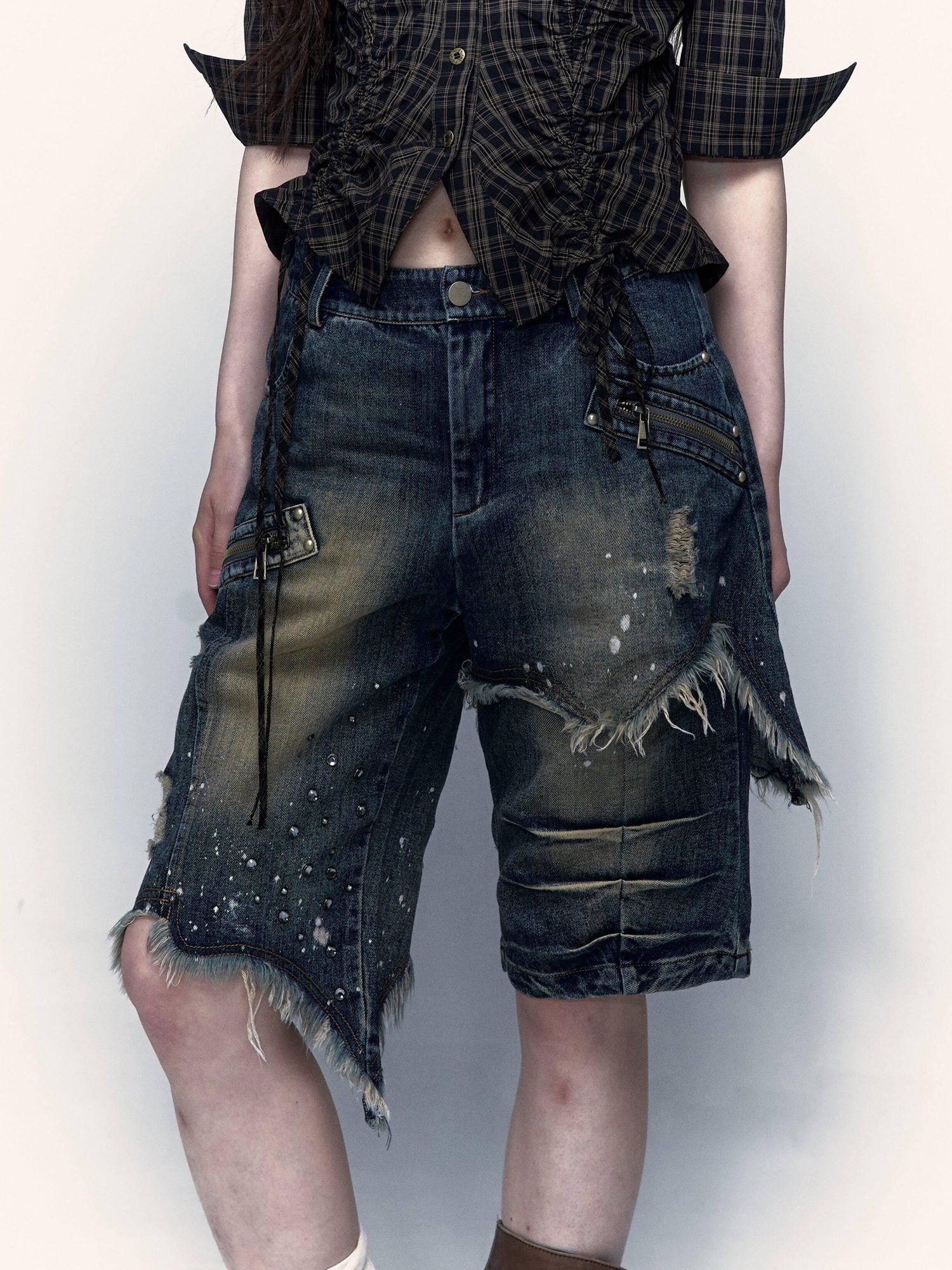 NO ROMANCE Lightweight Distressed Low Rise Relaxed Straight Women Casual Denim Shorts