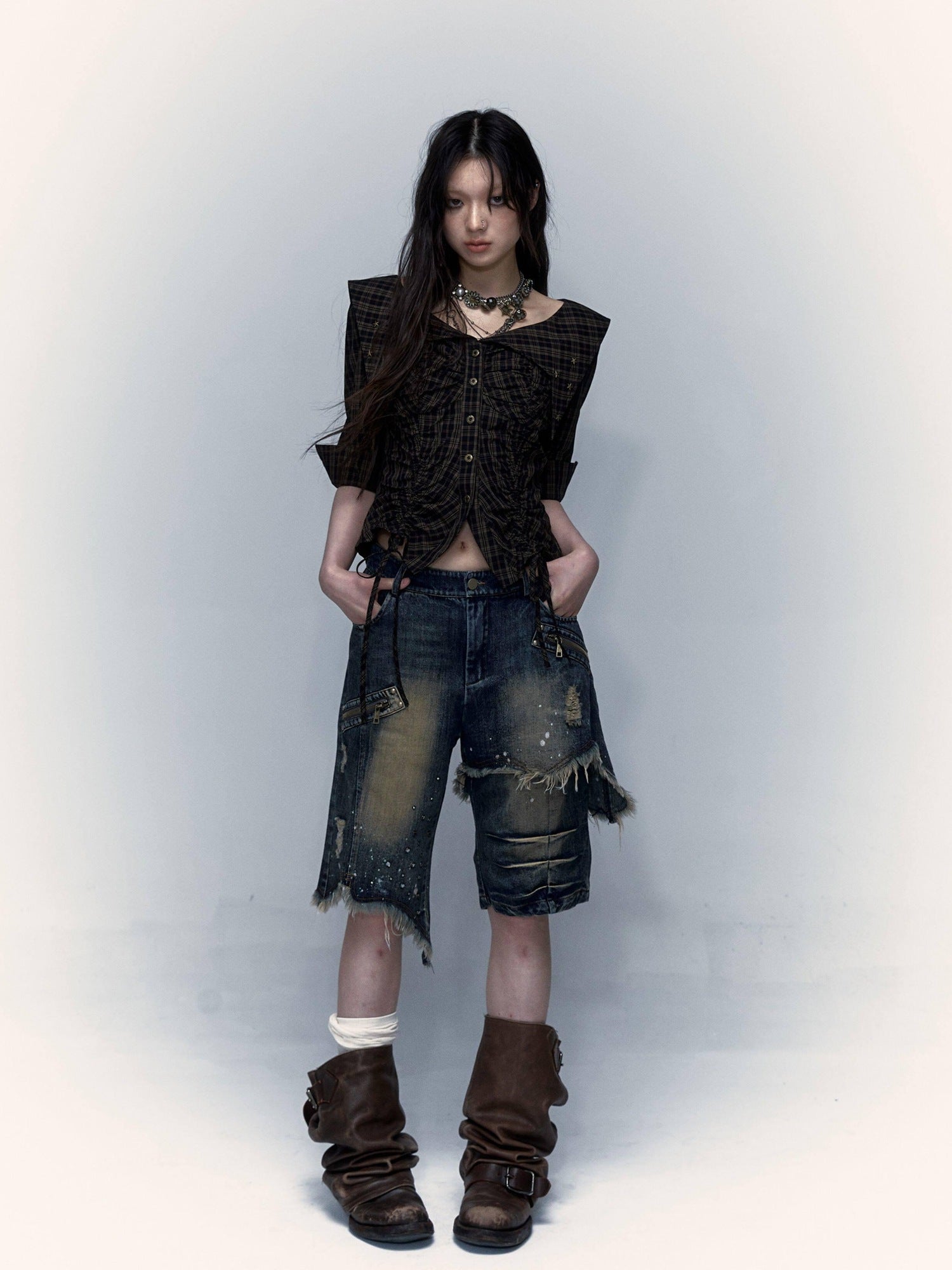 NO ROMANCE Lightweight Distressed Low Rise Relaxed Straight Women Casual Denim Shorts