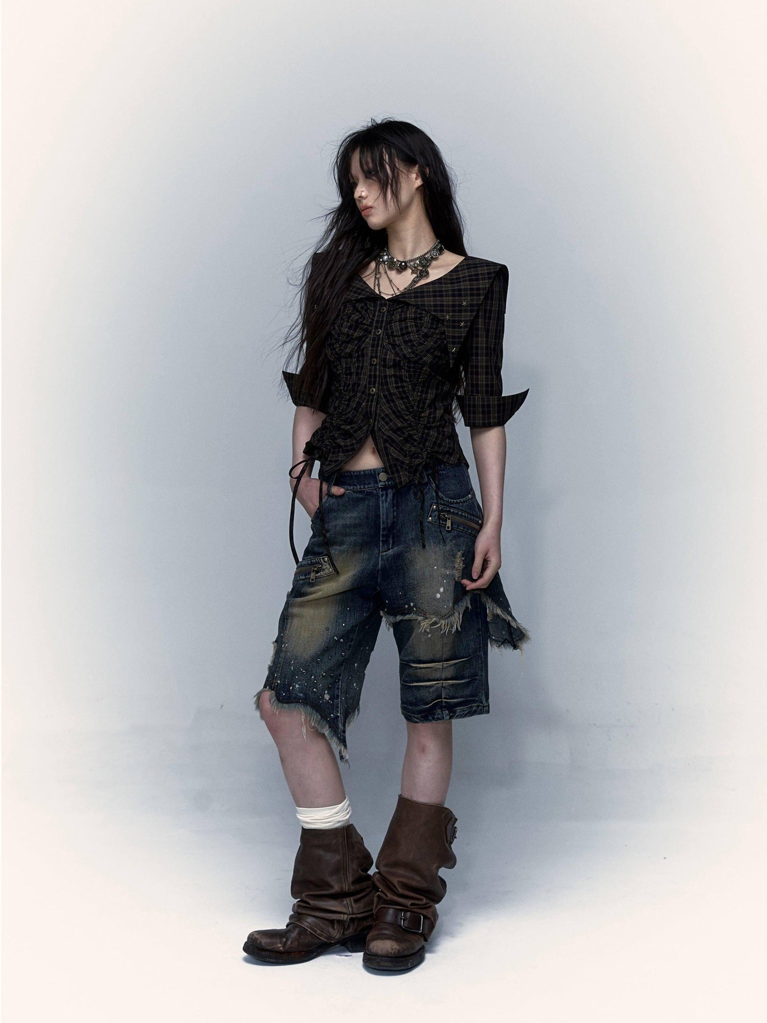 NO ROMANCE Lightweight Distressed Low Rise Relaxed Straight Women Casual Denim Shorts