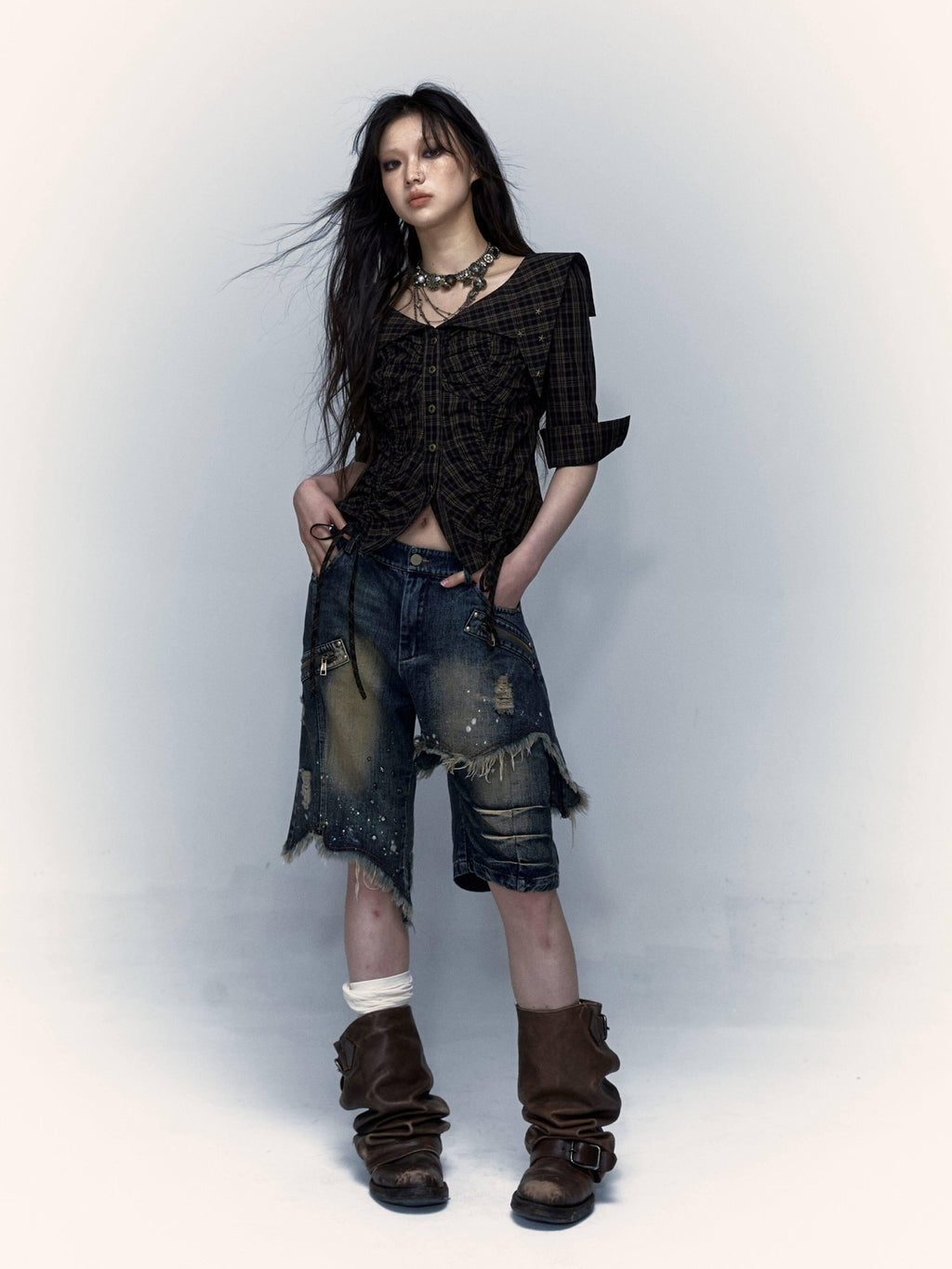 NO ROMANCE Lightweight Distressed Low Rise Relaxed Straight Women Casual Denim Shorts