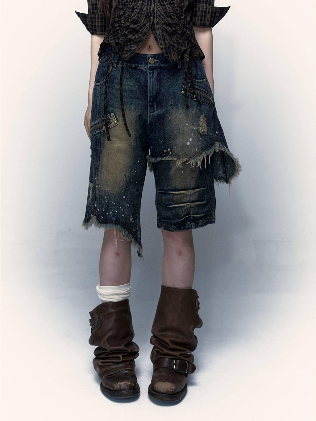 NO ROMANCE Lightweight Distressed Low Rise Relaxed Straight Women Casual Denim Shorts