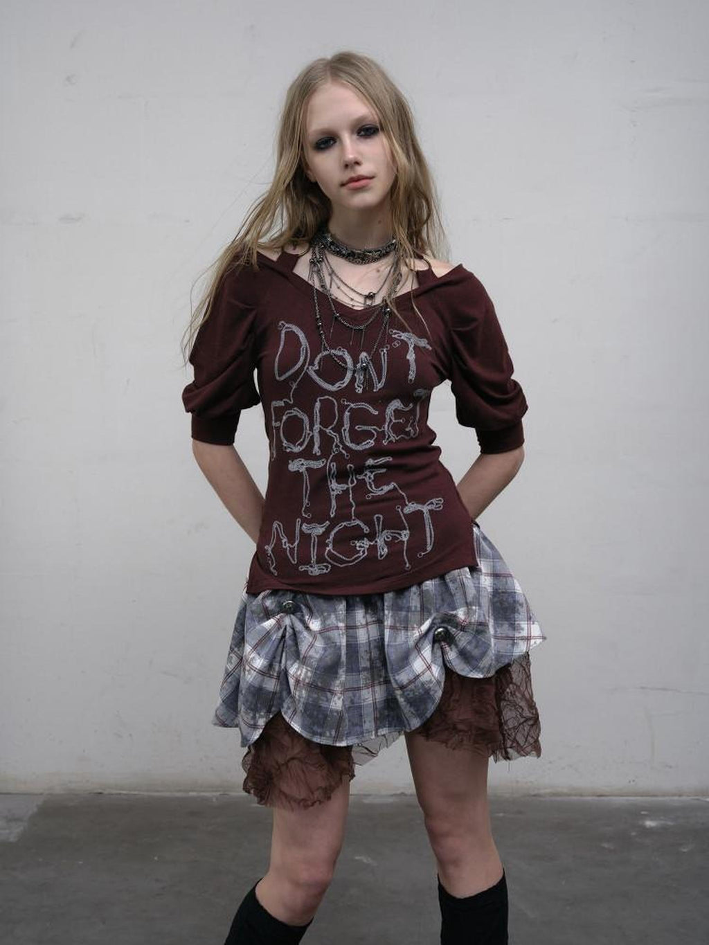 NO ROMANCE Slim Fit Printed U Neck Women Beige Maroon Cotton Blend Short Sleeve T-Shirts