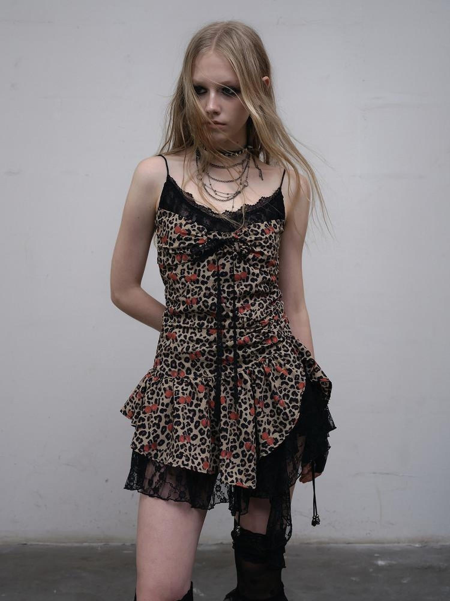 NO ROMANCE Soft Lace Vintage Spaghetti Strap Travel Leopard Heart Slip Mini Dresses