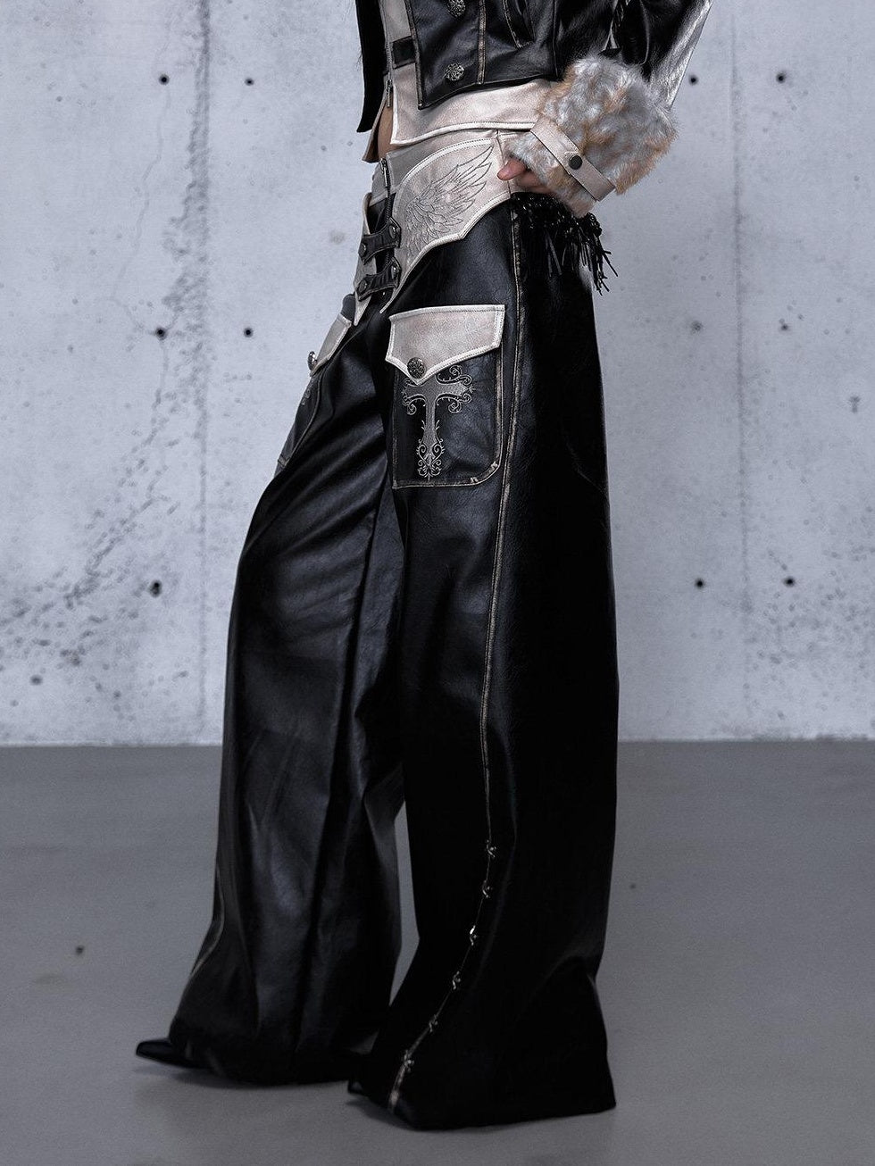 NO ROMANCE Washed Black Distressed Vintage Low Rise Non Stretch Ladies Wide-Leg Pants