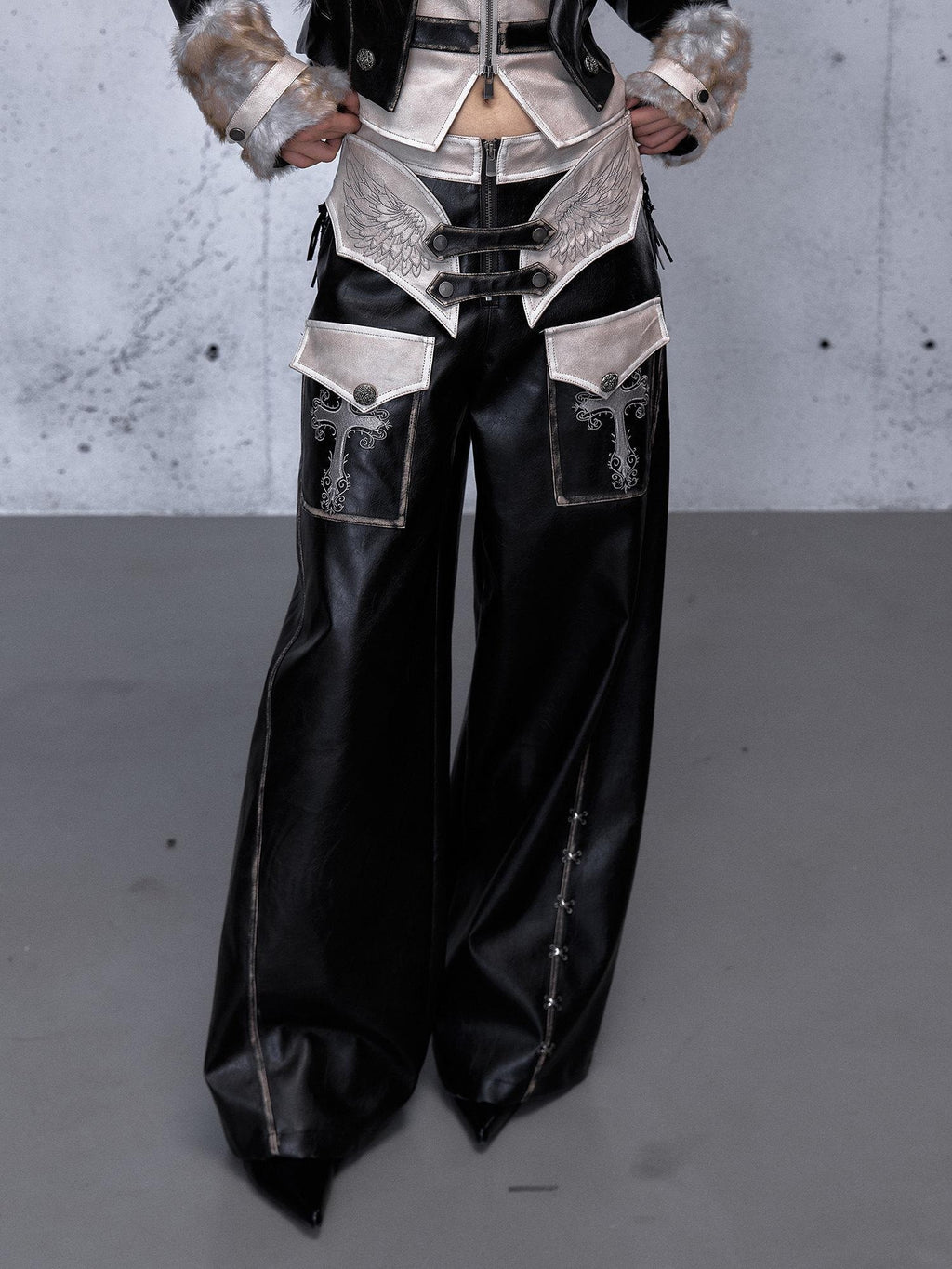 NO ROMANCE Washed Black Distressed Vintage Low Rise Non Stretch Ladies Wide-Leg Pants