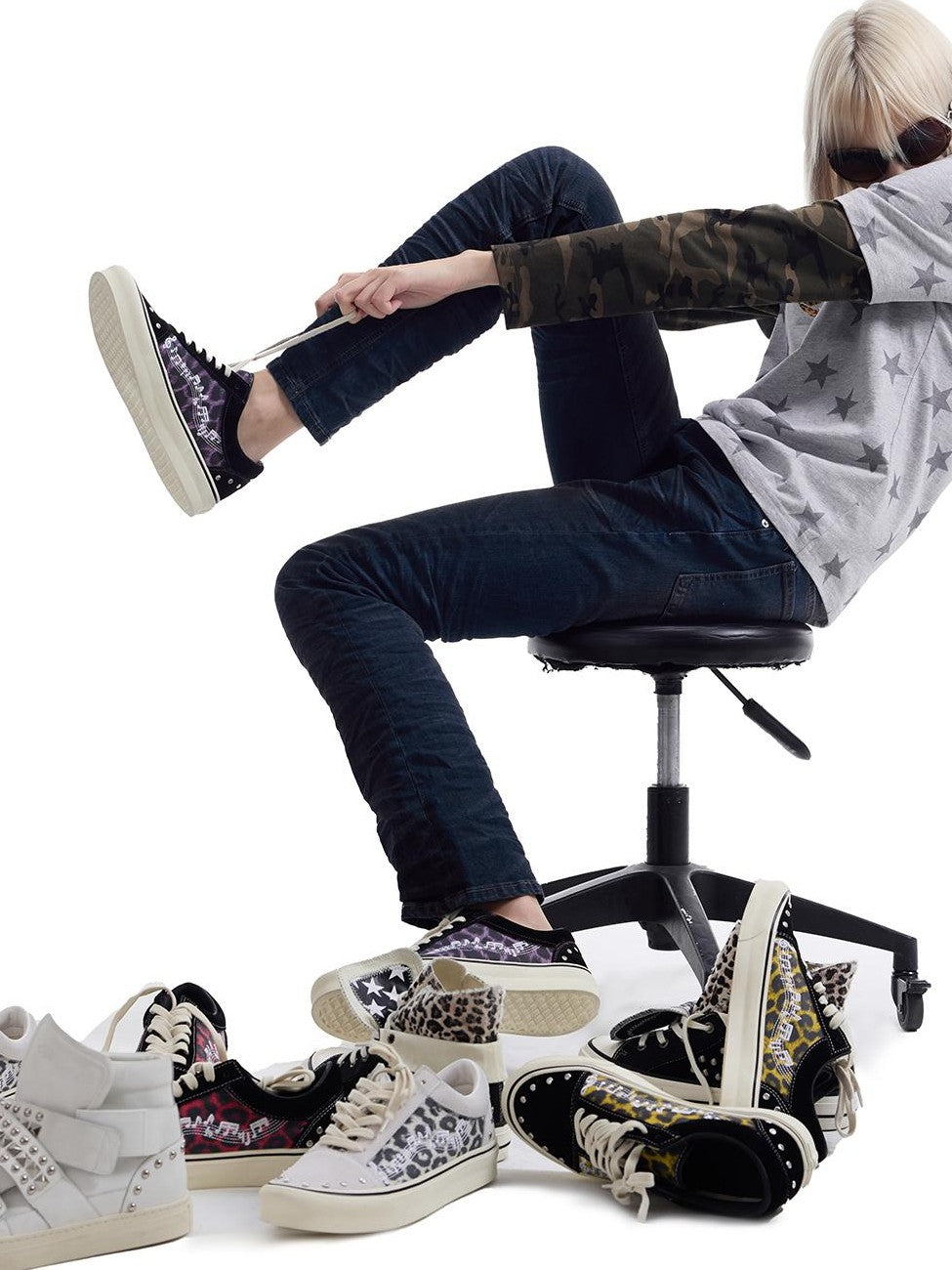 NumbAsia Leopard Print Musical Note Studded Suede Canvas Women's Low-top Sneakers